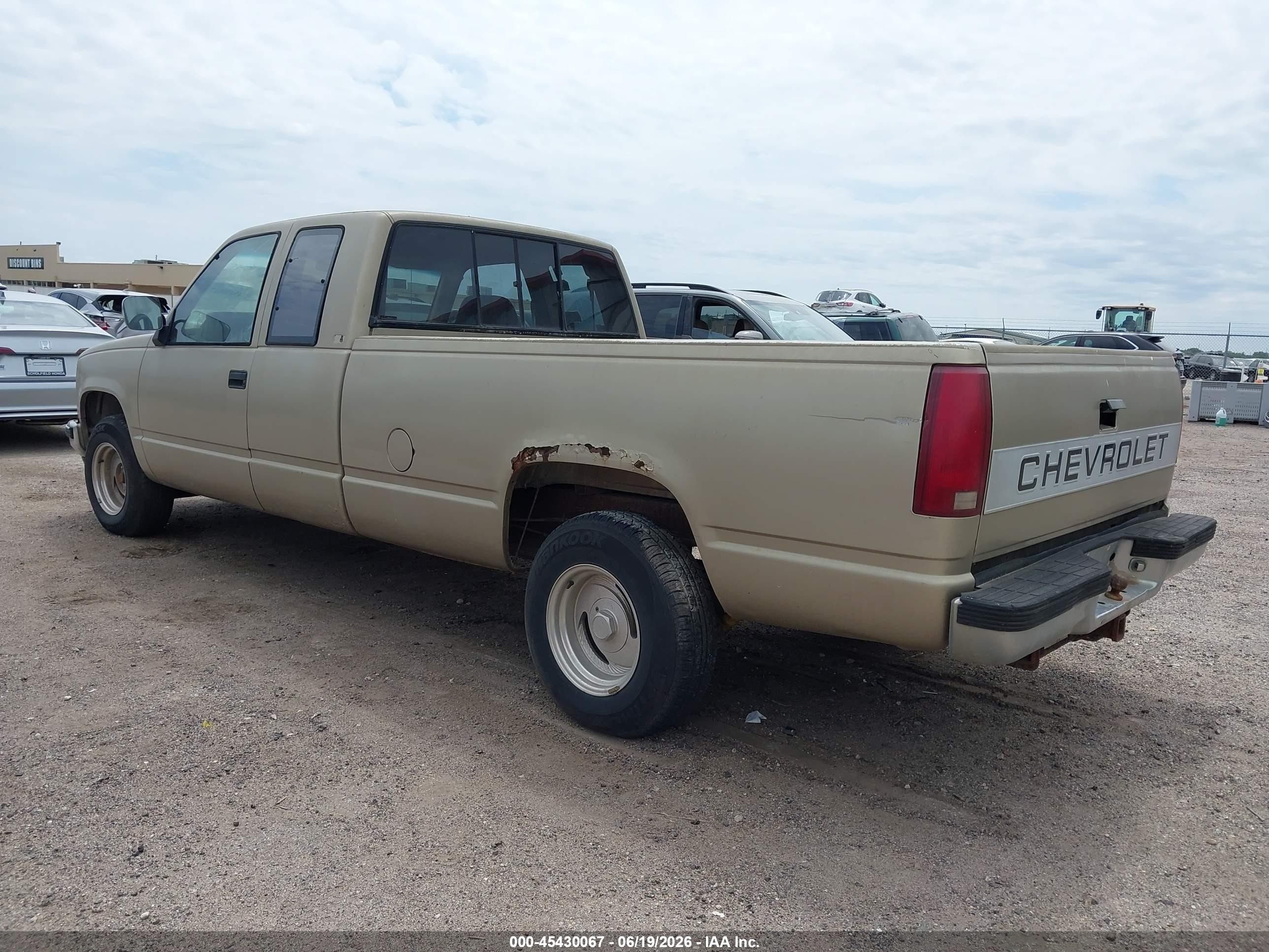1988 Chevrolet Gmt-400 C1500 Gold vin: 2GCEC19KXJ1198857