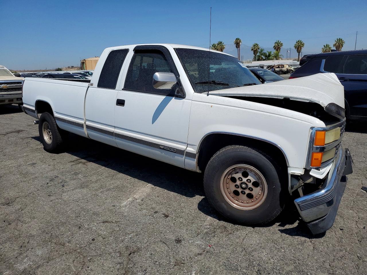 1991 Chevrolet Gmt-400 C1500 White vin: 2GCEC19KXM1236172