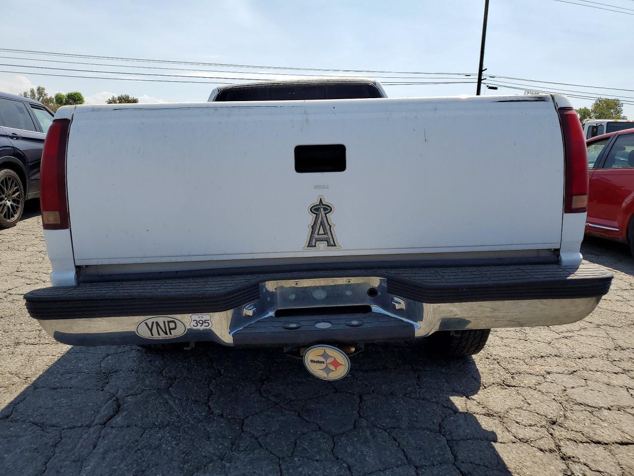 1991 Chevrolet Gmt-400 C1500 White vin: 2GCEC19KXM1236172