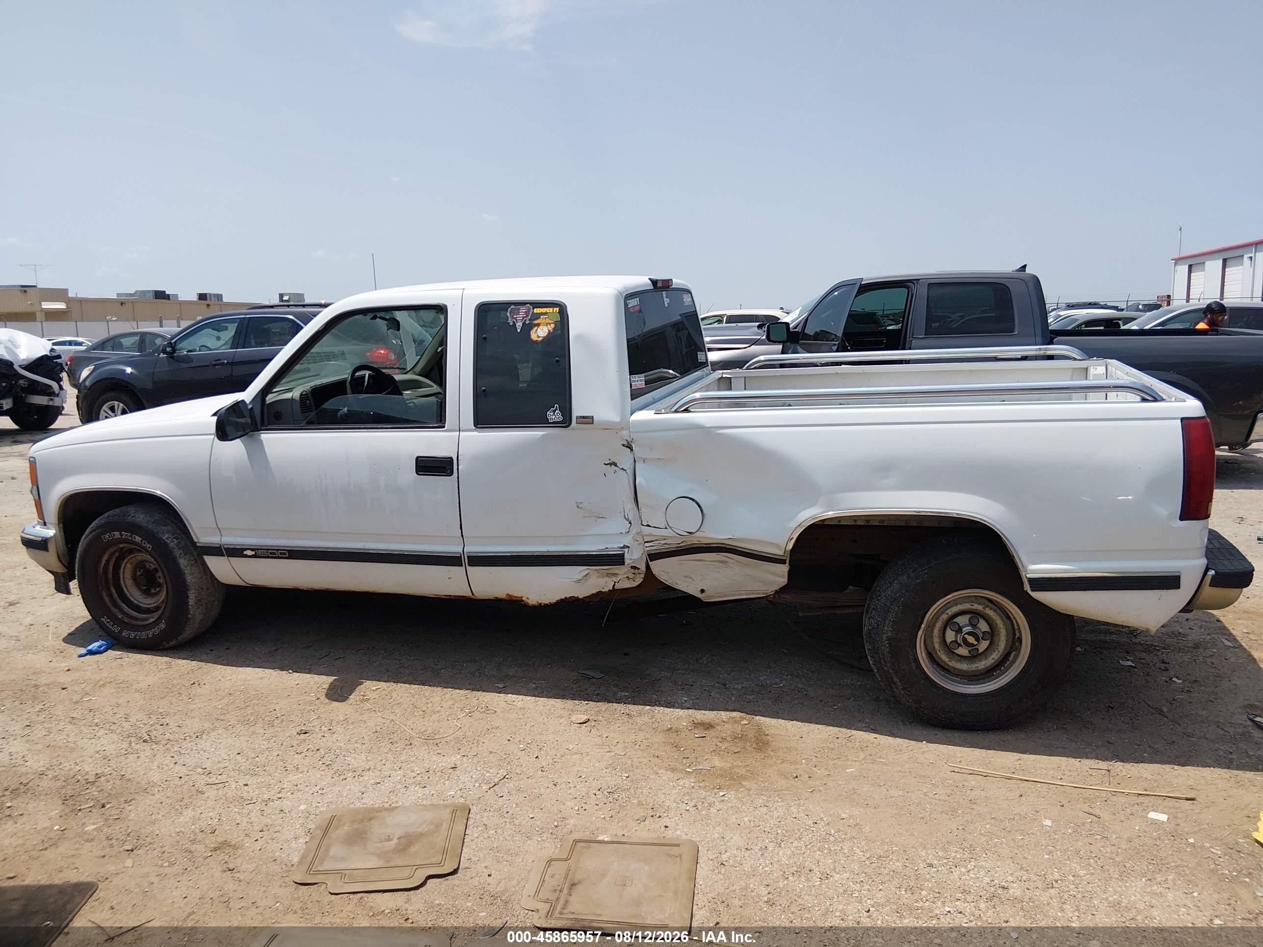 1996 Chevrolet Gmt-400 C1500 White vin: 2GCEC19M2T1208558