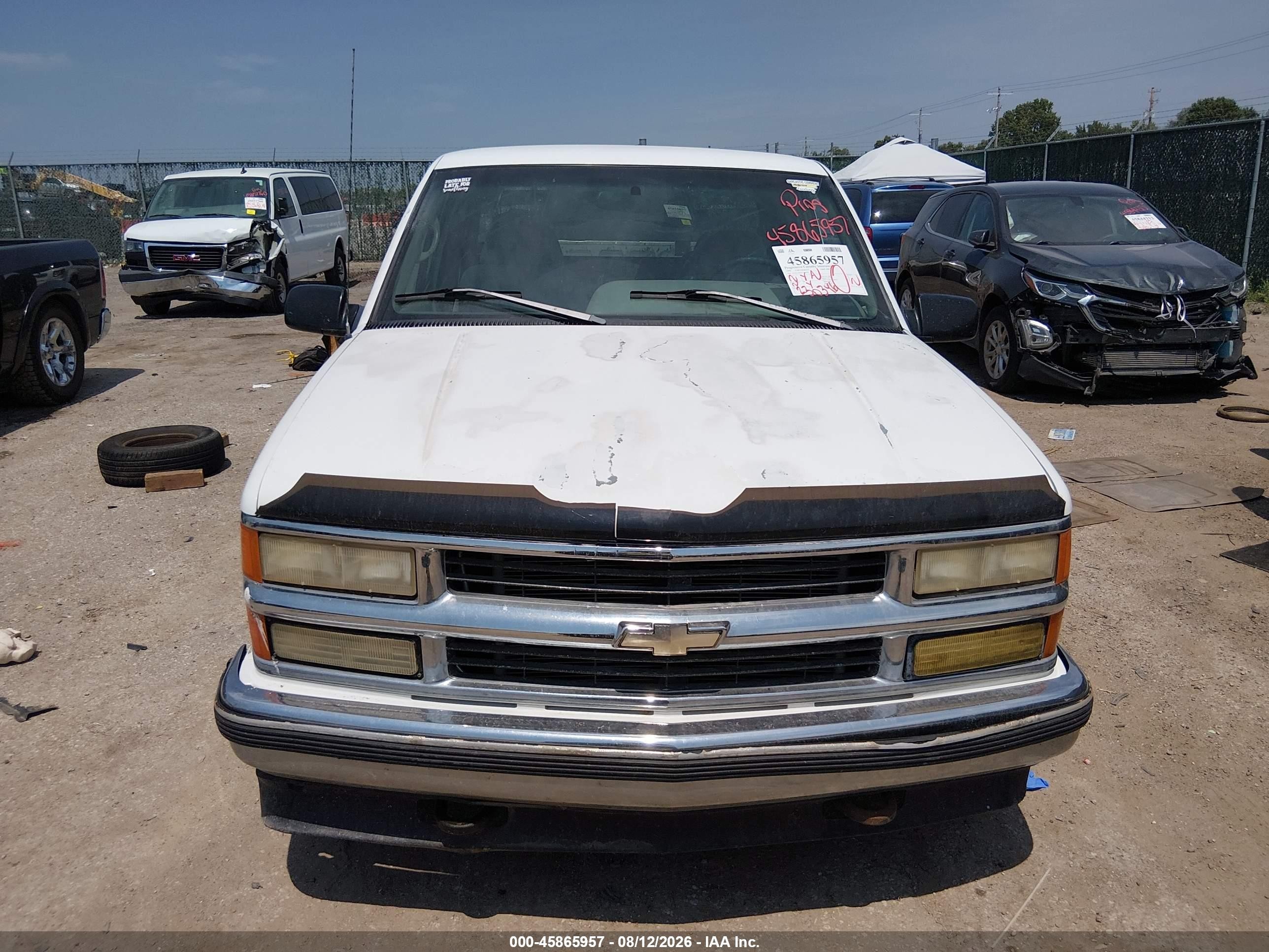 1996 Chevrolet Gmt-400 C1500 White vin: 2GCEC19M2T1208558