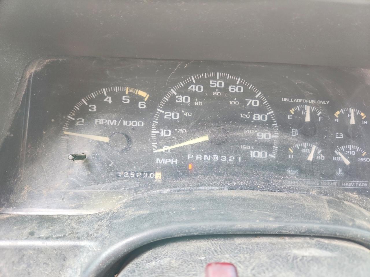 1998 Chevrolet Gmt-400 C1500 Gray vin: 2GCEC19M2W1272619