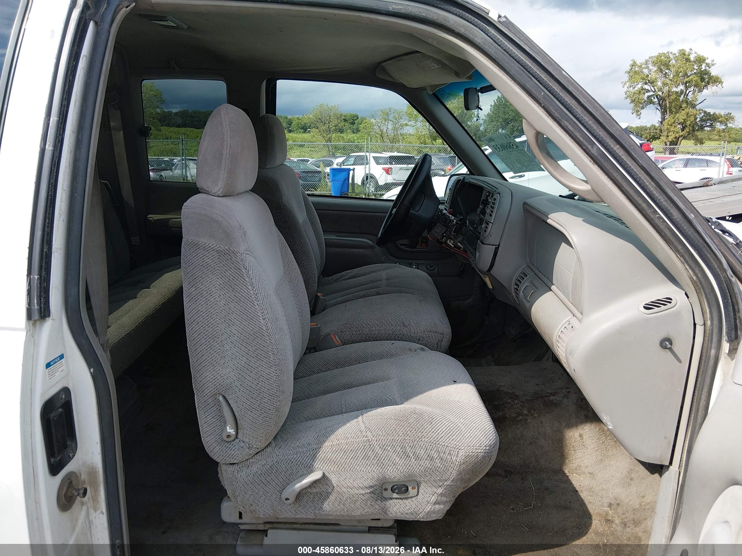 1998 Chevrolet C/k 1500 Fleetside White vin: 2GCEC19M4W1119000