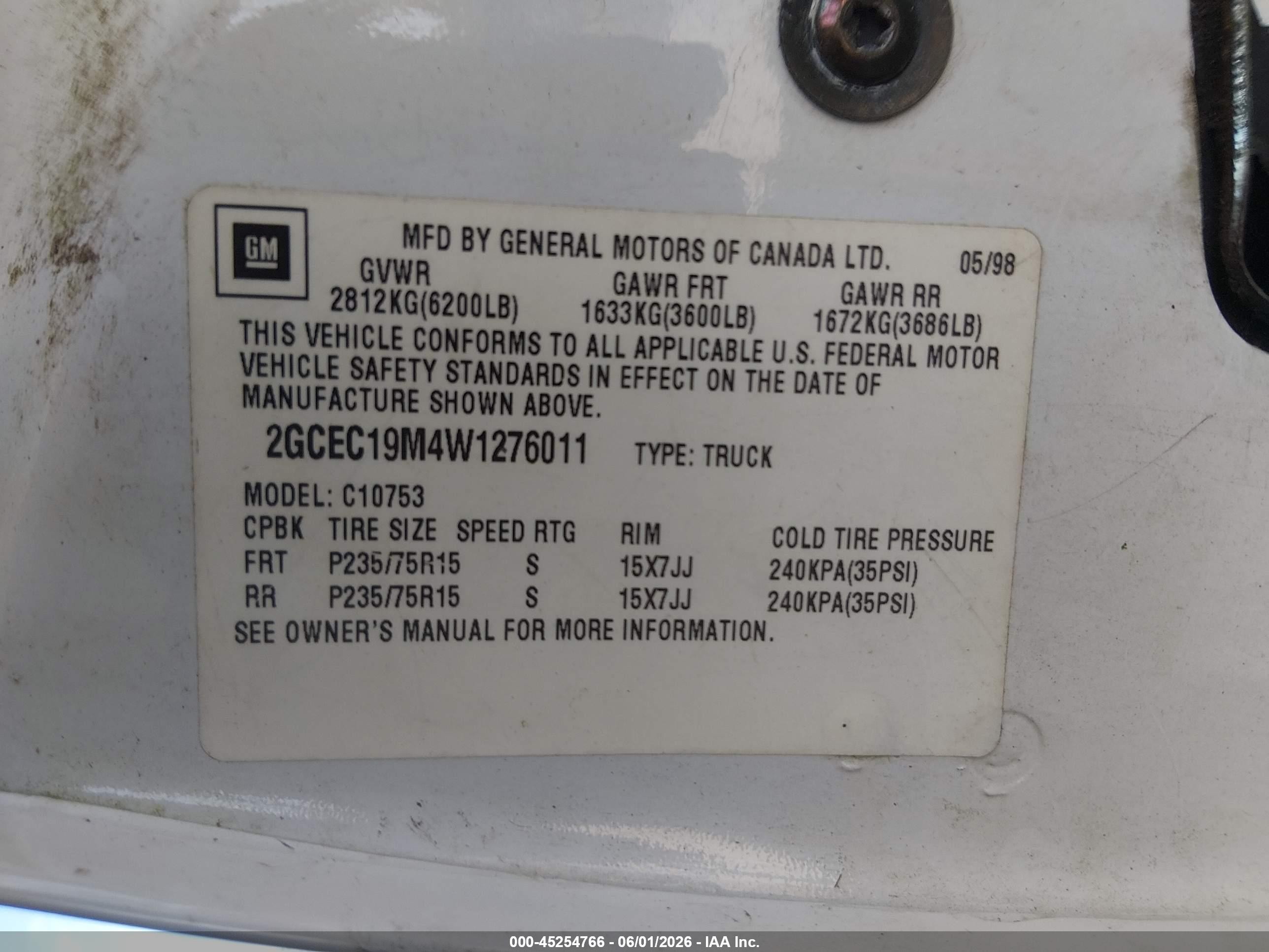 1998 Chevrolet C1500 Fleetside White vin: 2GCEC19M4W1276011