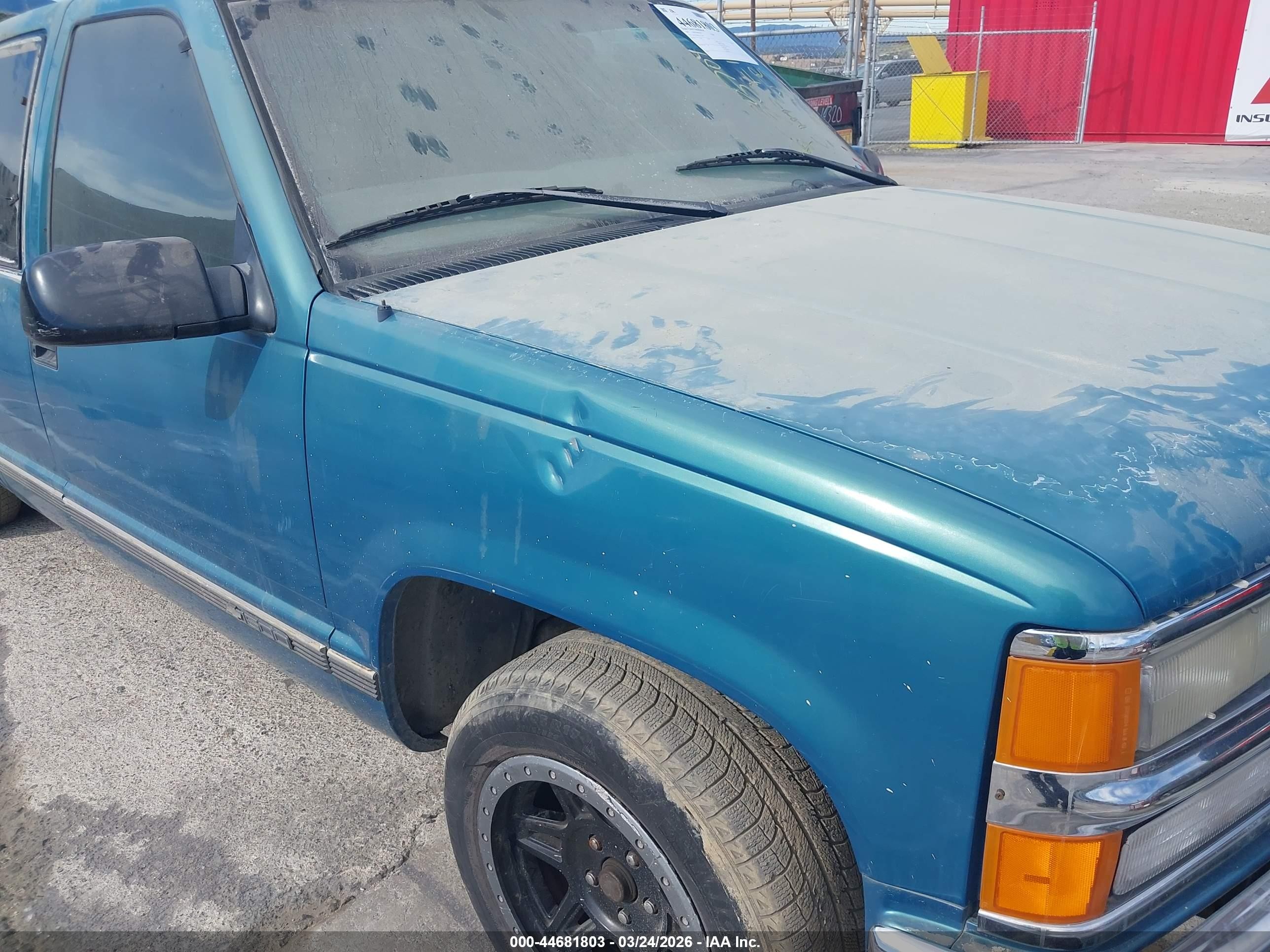 1997 Chevrolet C1500 Fleetside Turquoise vin: 2GCEC19M7V1172305