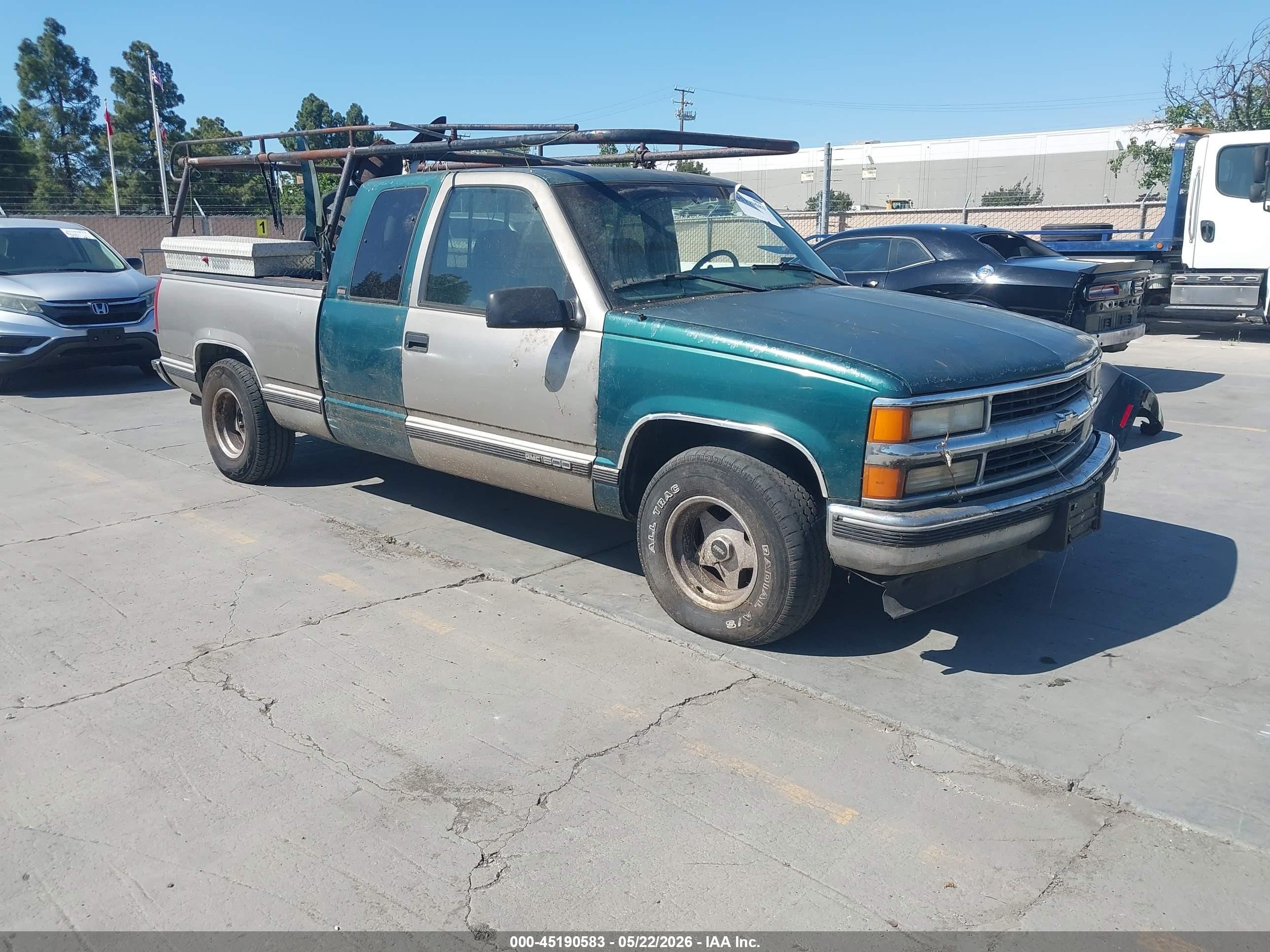 2GCEC19M8T1150682