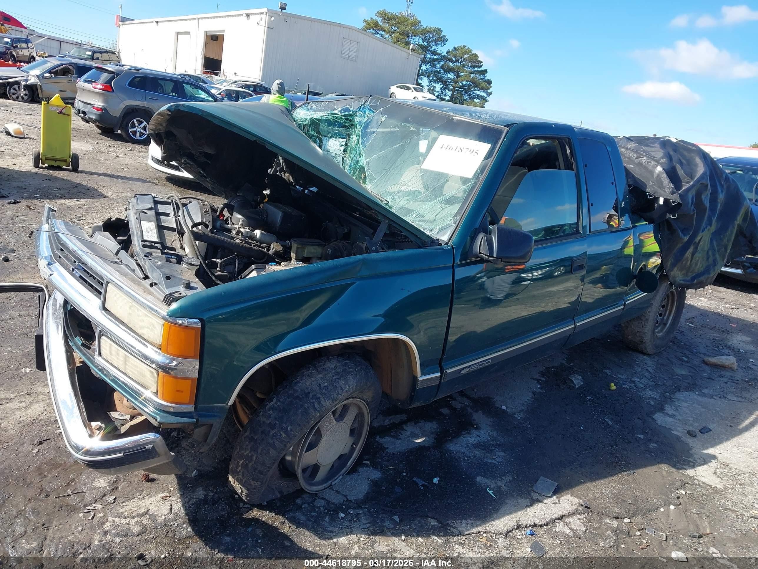 1998 Chevrolet C1500 Fleetside Green vin: 2GCEC19M8W1204714