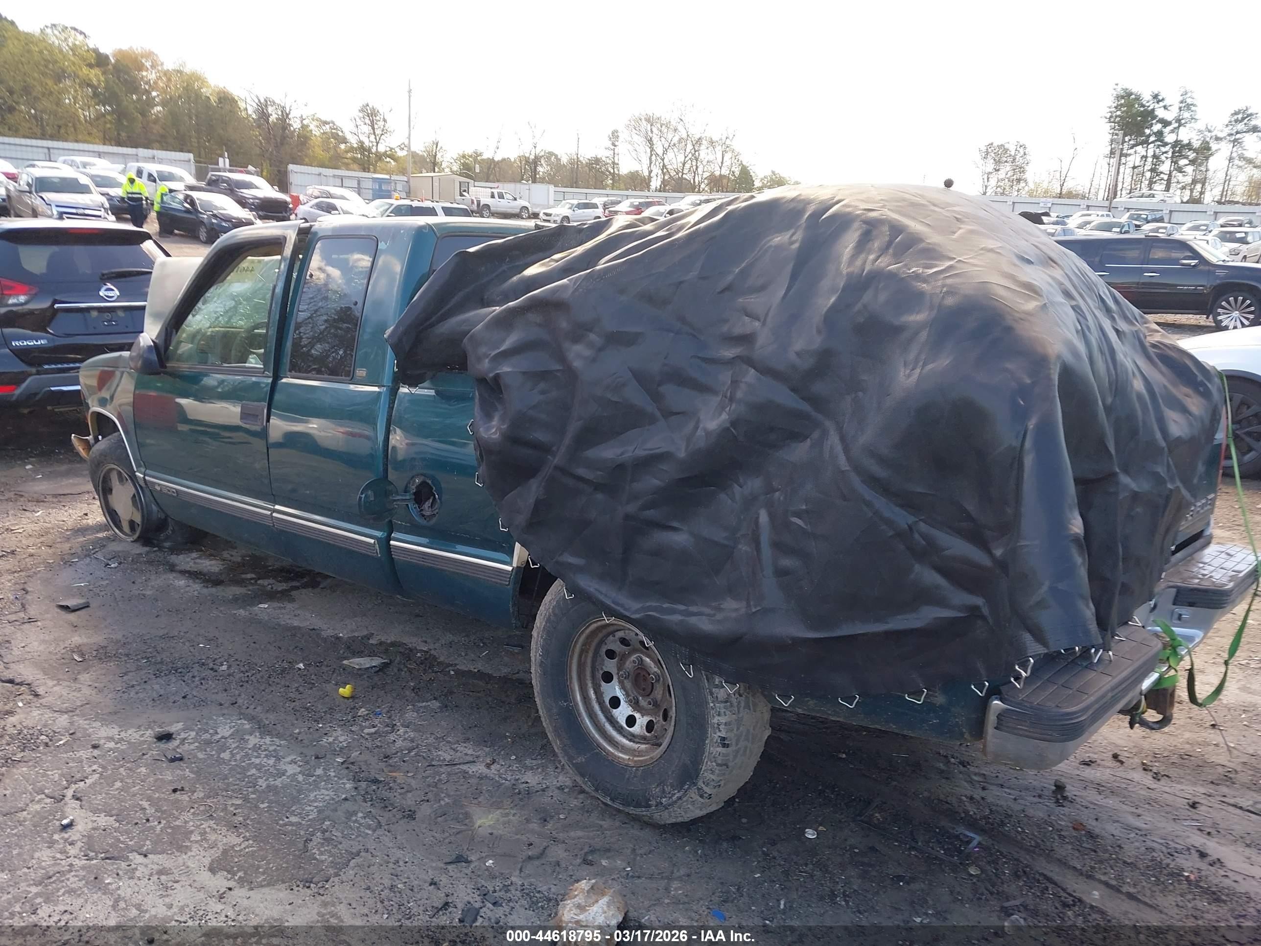 1998 Chevrolet C1500 Fleetside Green vin: 2GCEC19M8W1204714