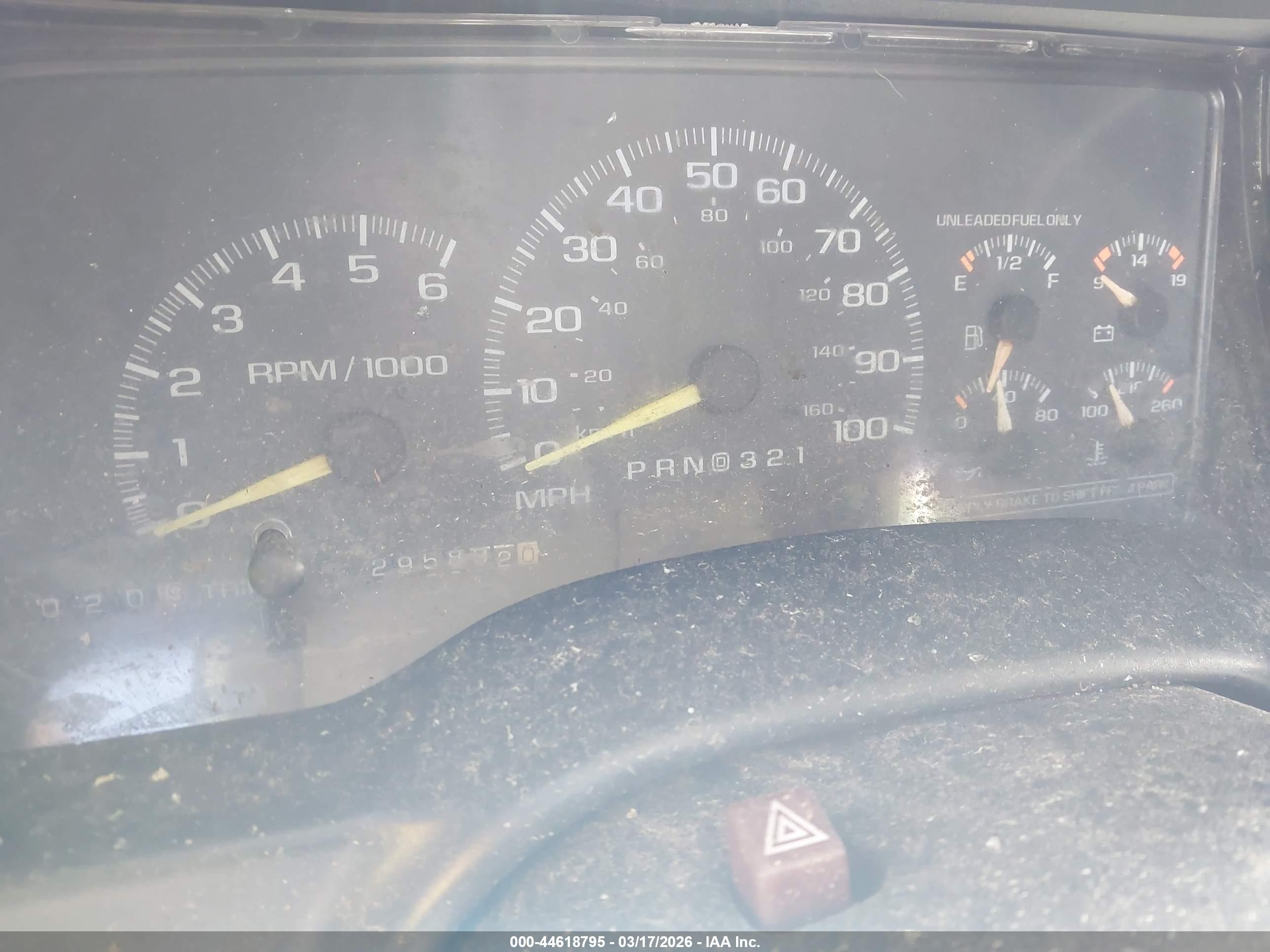 1998 Chevrolet C1500 Fleetside Green vin: 2GCEC19M8W1204714