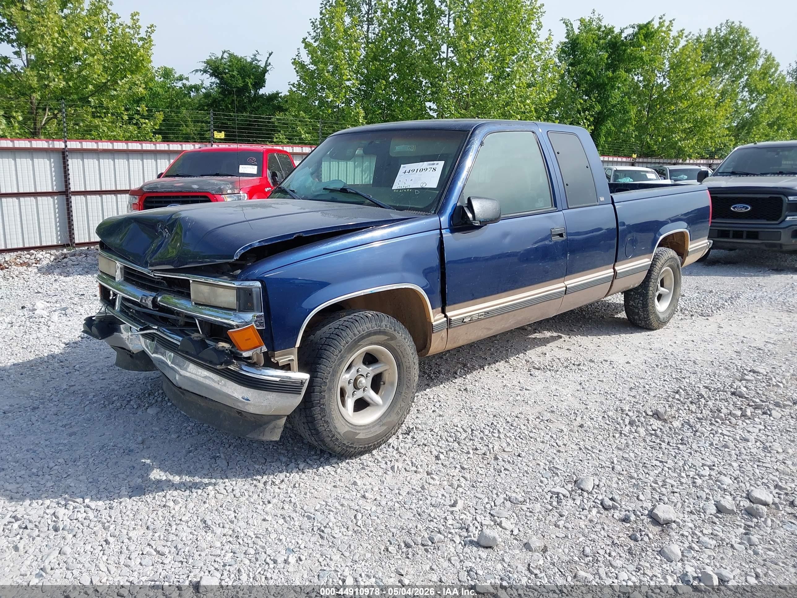 1998 Chevrolet C1500 Fleetside Blue vin: 2GCEC19MXW1272979