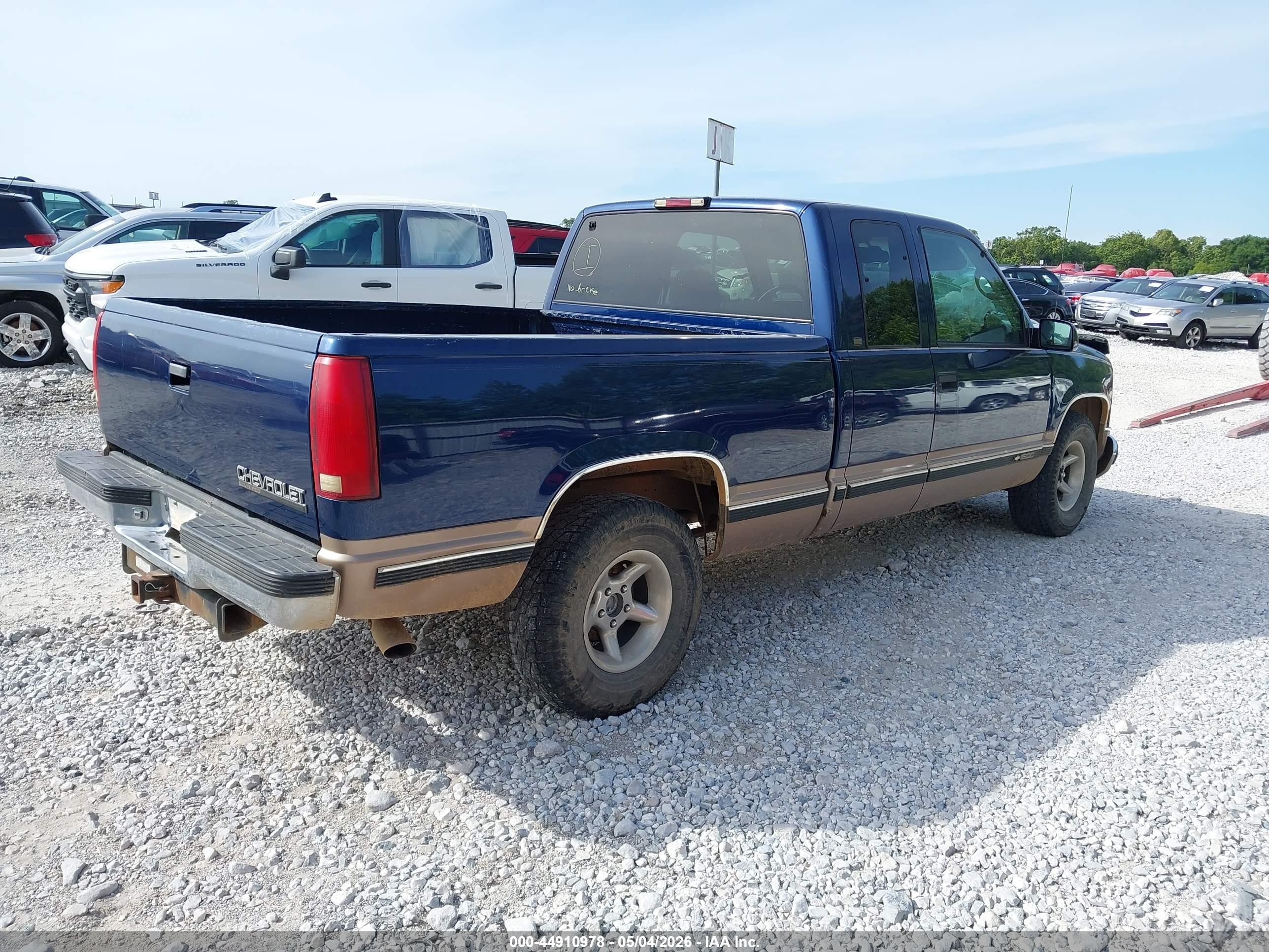 1998 Chevrolet C1500 Fleetside Blue vin: 2GCEC19MXW1272979