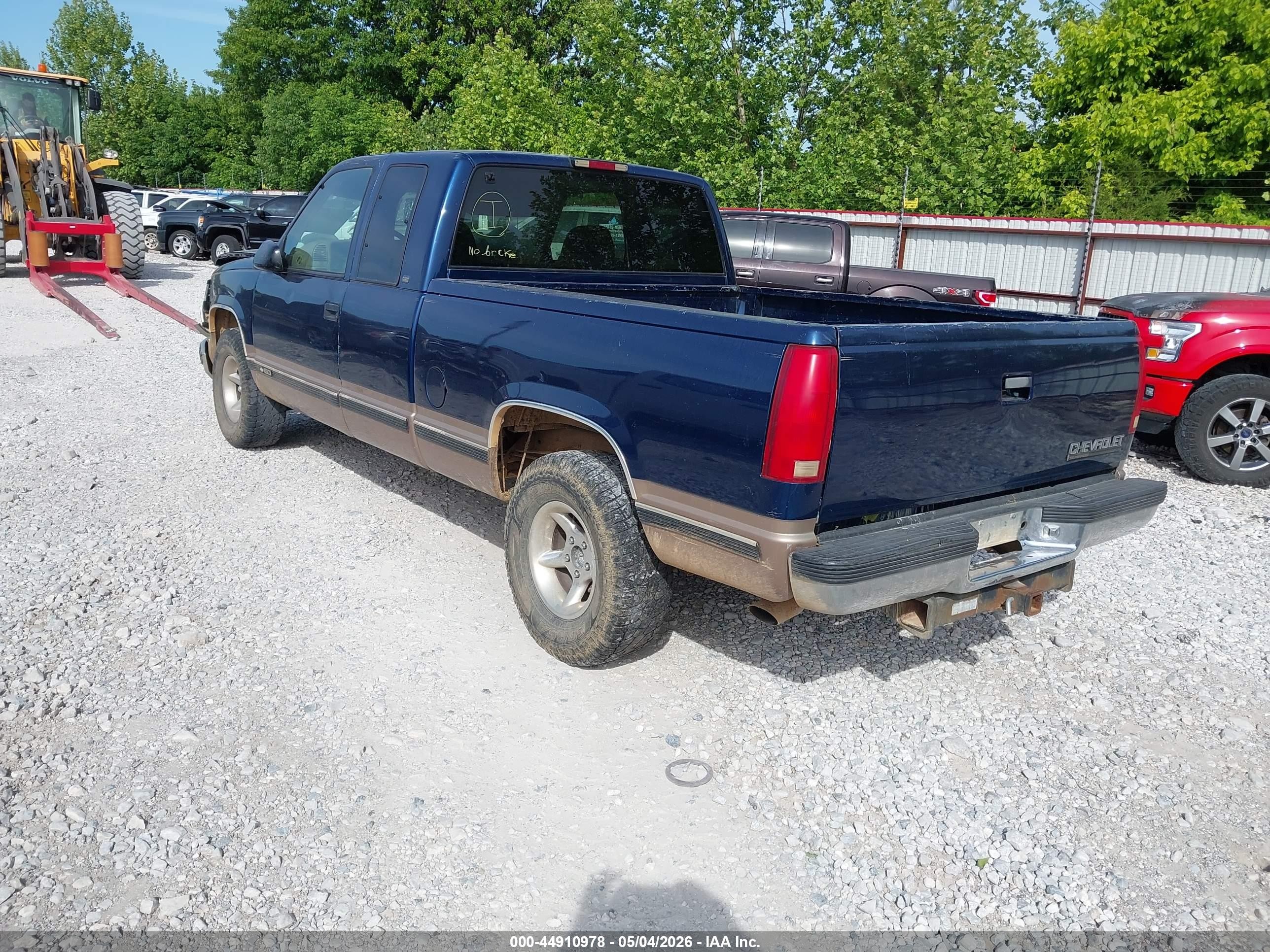 1998 Chevrolet C1500 Fleetside Blue vin: 2GCEC19MXW1272979