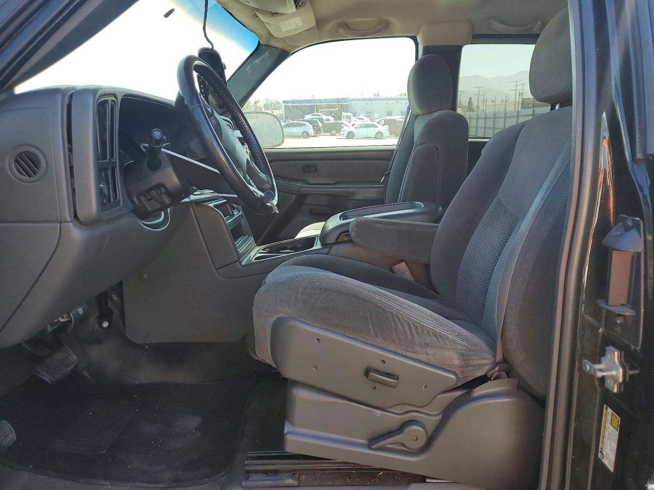 2005 Chevrolet Silverado C1500 Black vin: 2GCEC19N851367449