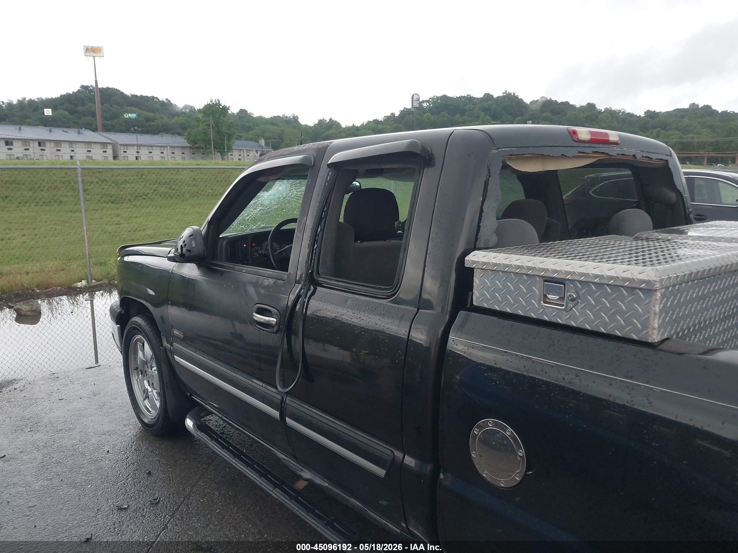 2005 Chevrolet Silverado 1500 Ls Black vin: 2GCEC19NX51330645