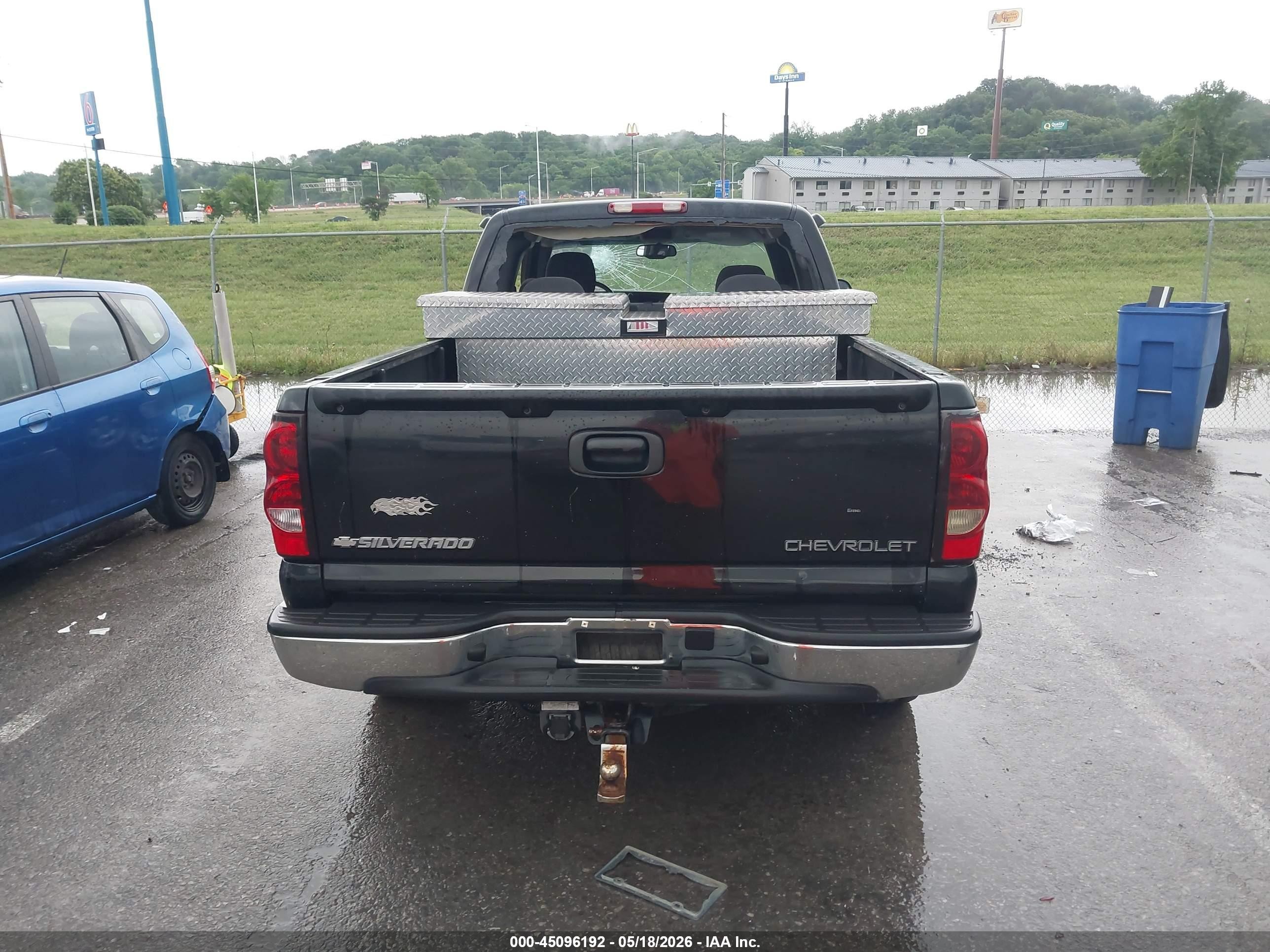 2005 Chevrolet Silverado 1500 Ls Black vin: 2GCEC19NX51330645