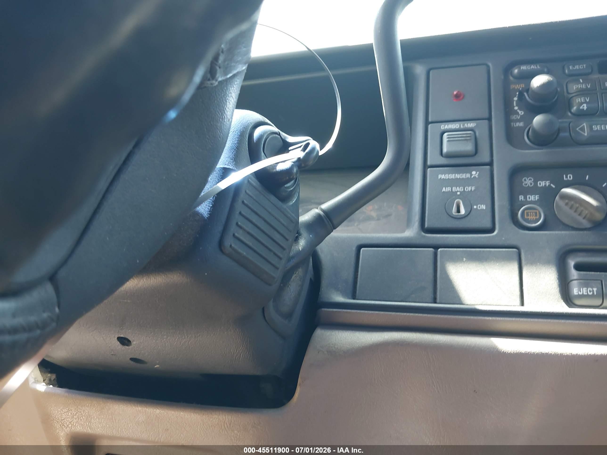 1997 Chevrolet C1500 Fleetside Зеленый vin: 2GCEC19R1V1233272