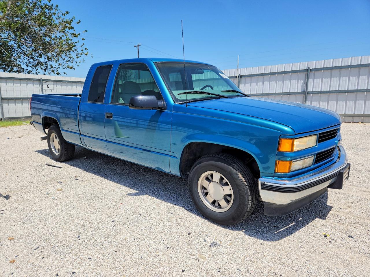 1997 Chevrolet Gmt-400 C1500 Синий vin: 2GCEC19R1V1255241