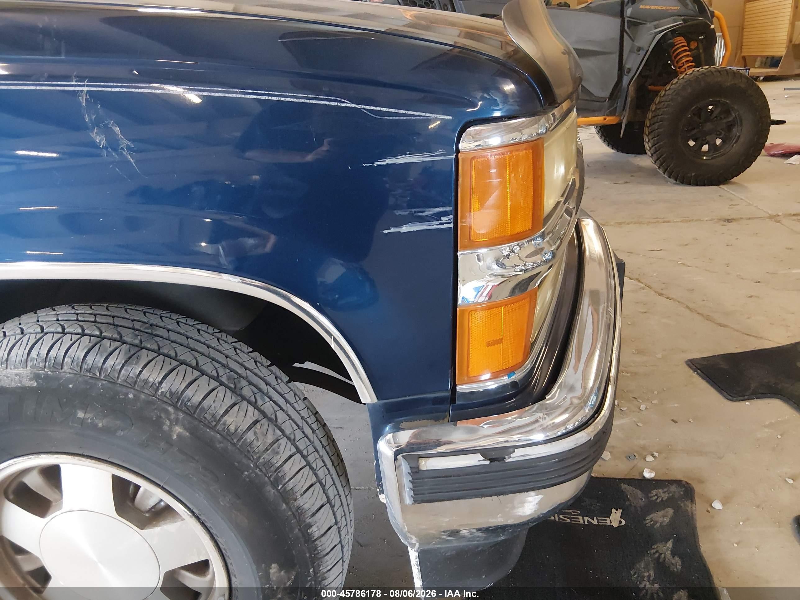 1996 Chevrolet Gmt-400 C1500 Blue vin: 2GCEC19R3T1157924