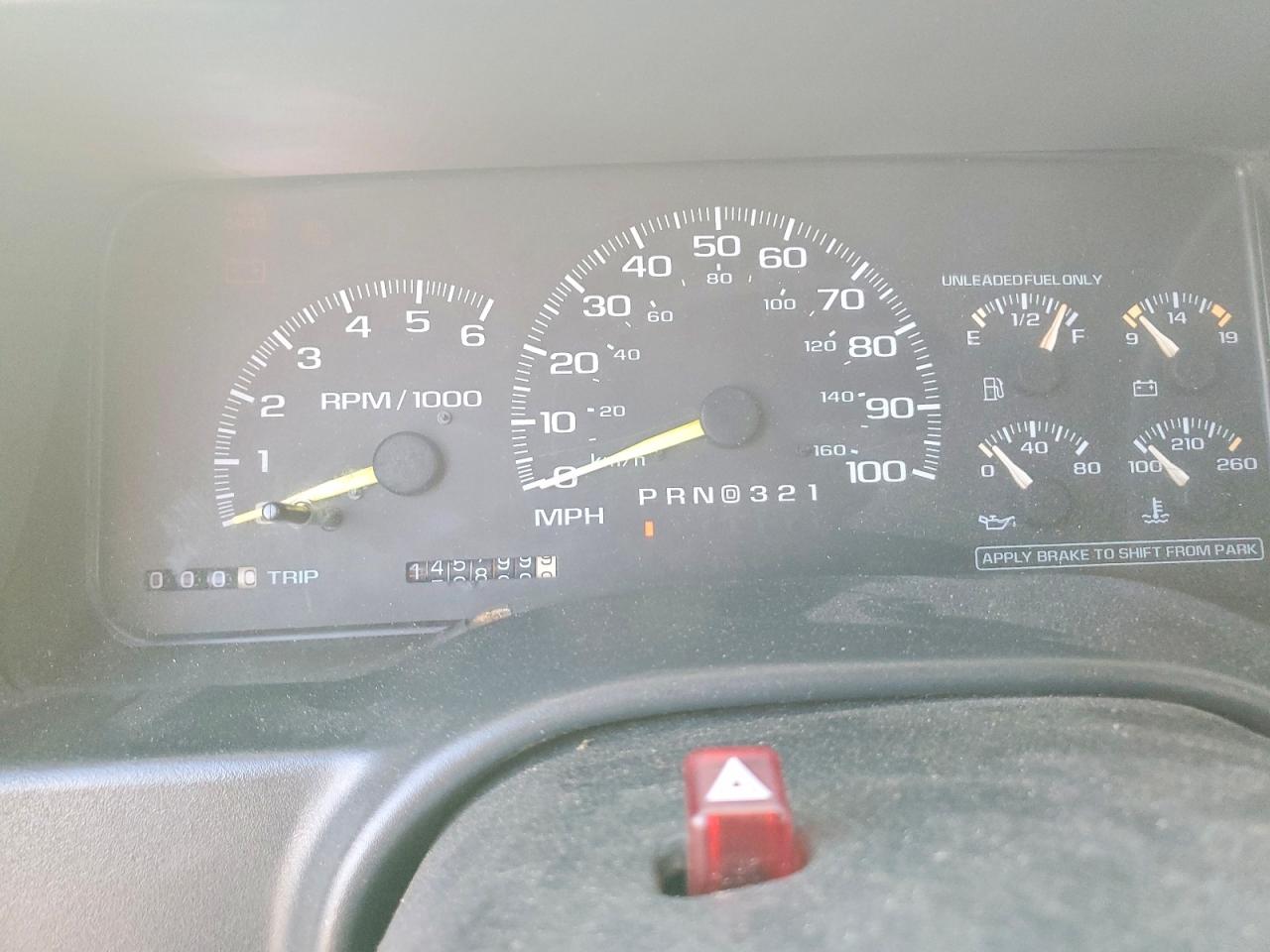 1997 Chevrolet Gmt-400 C1500 Red vin: 2GCEC19R5V1198512