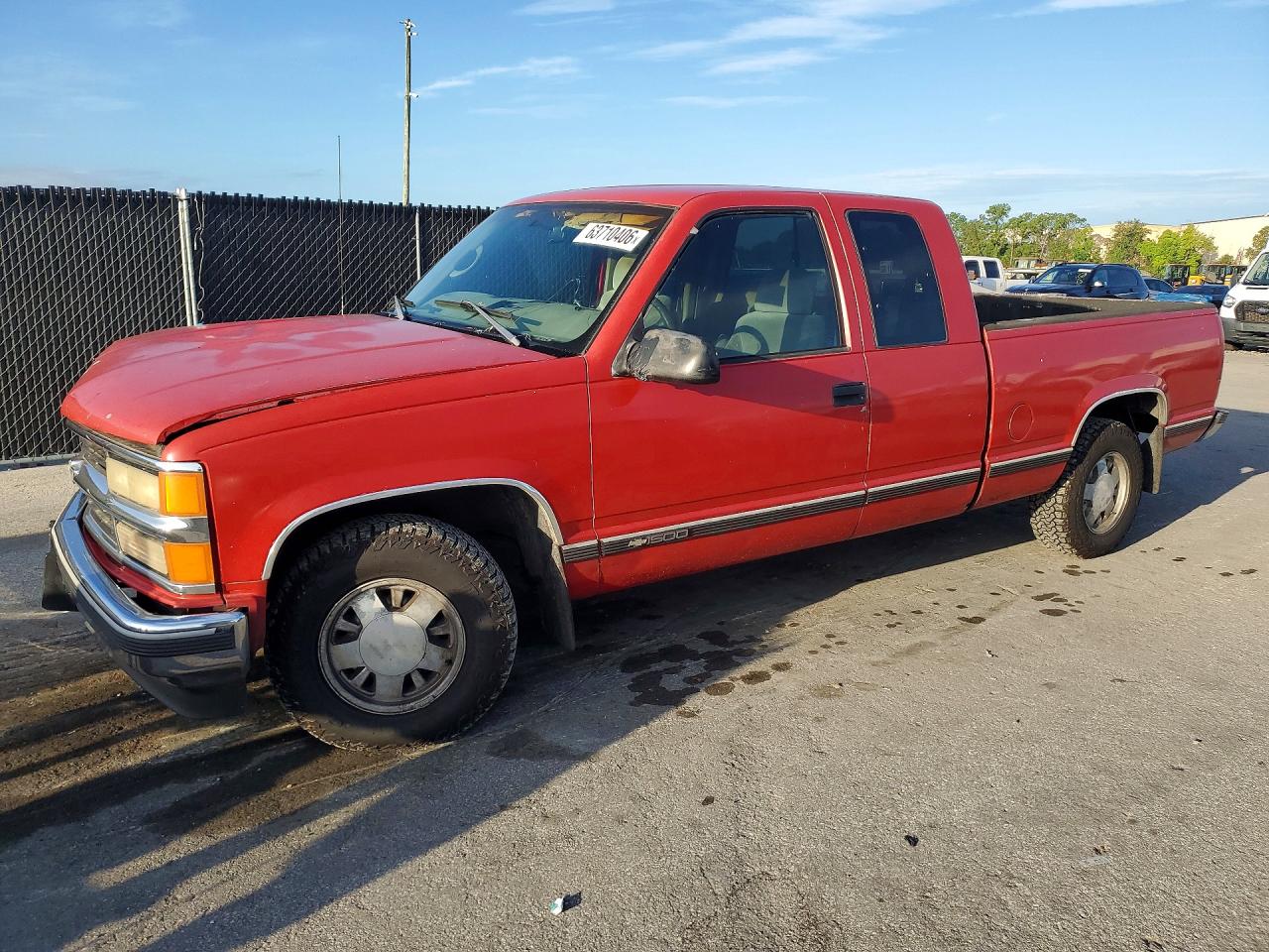 1997 Chevrolet Gmt-400 C1500 Red vin: 2GCEC19R5V1198512
