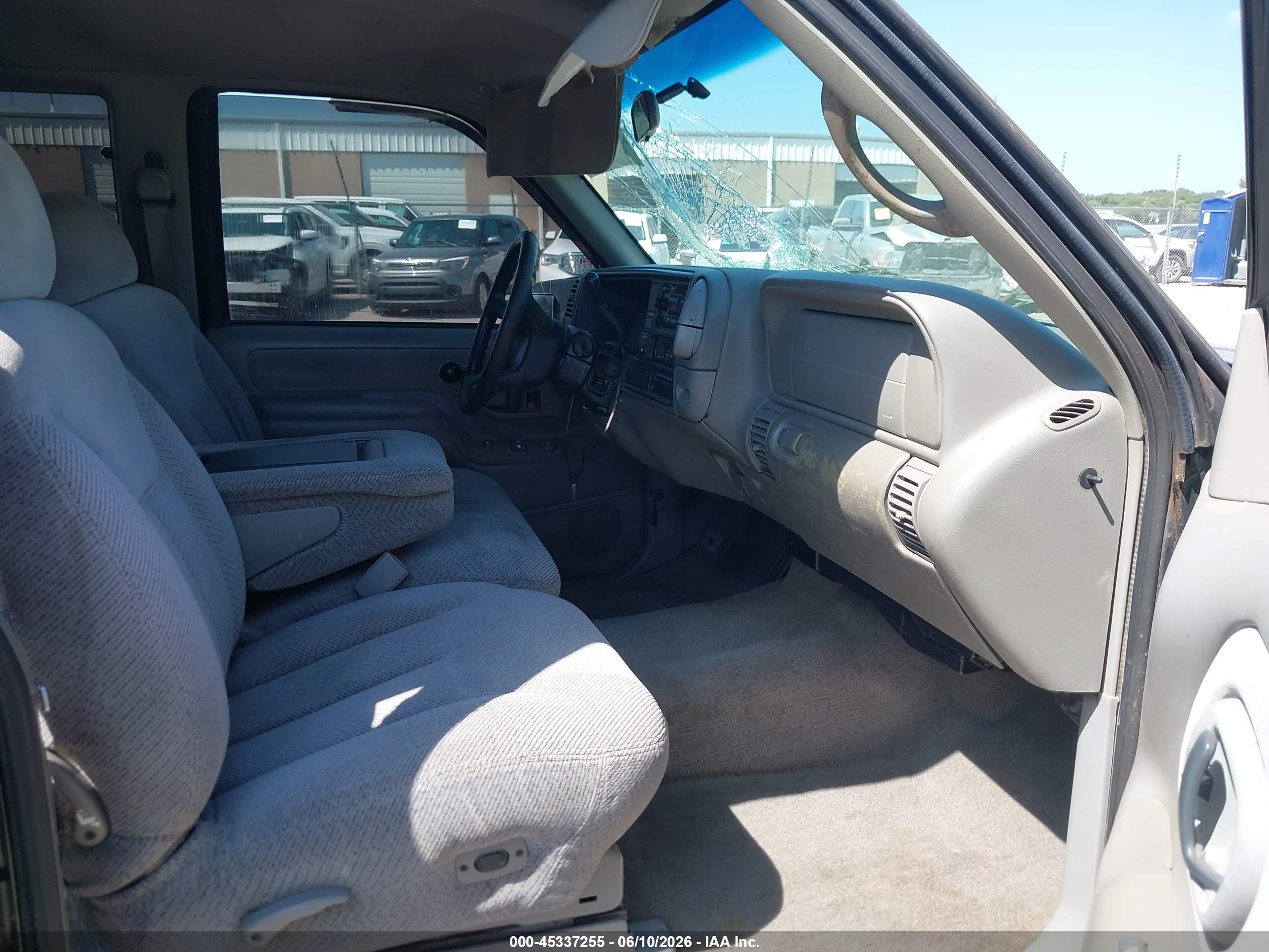 1998 Chevrolet C1500 Fleetside Black vin: 2GCEC19R5W1153541