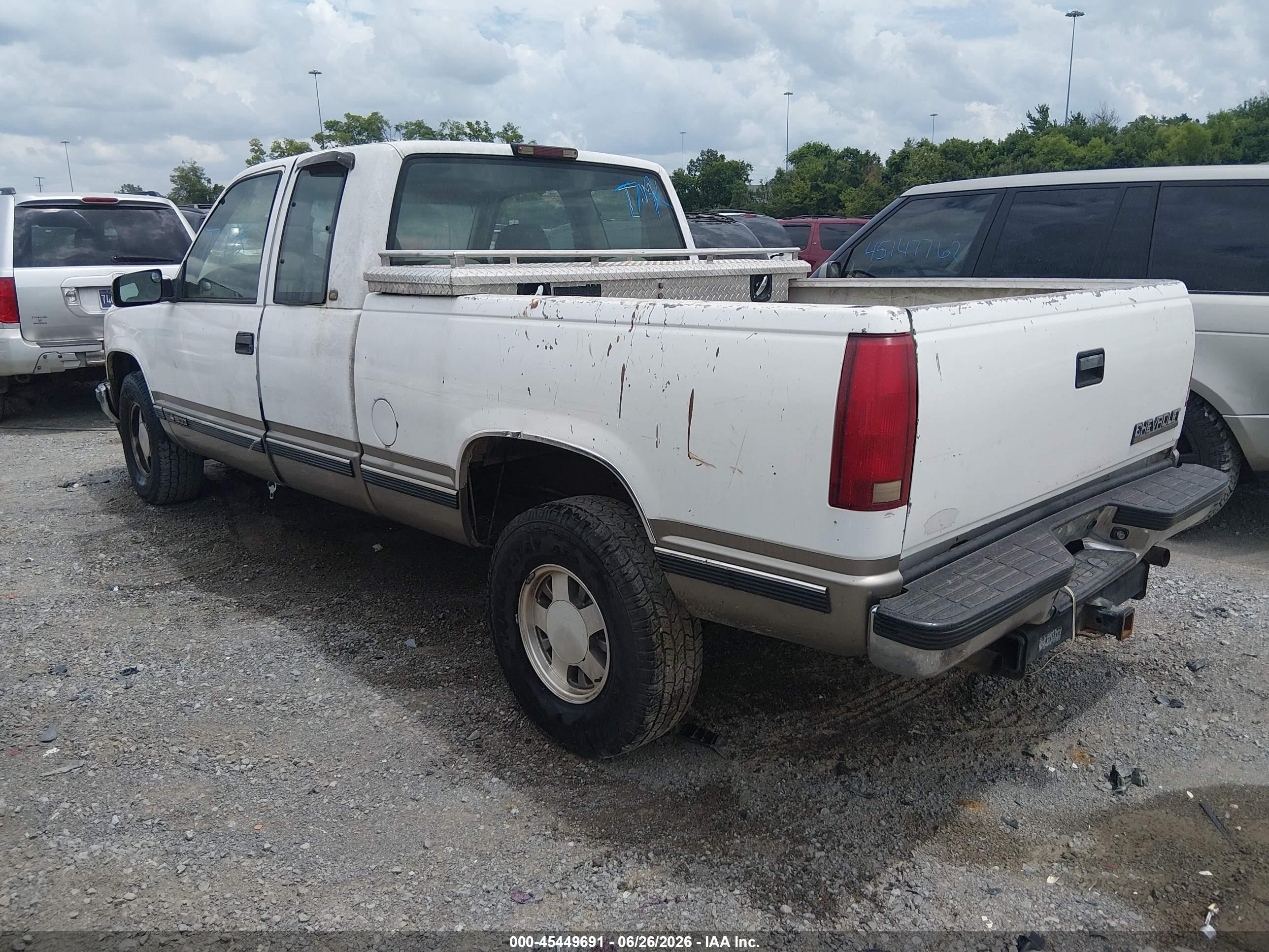 1998 Chevrolet C/k 1500 Fleetside White vin: 2GCEC19R5W1179539