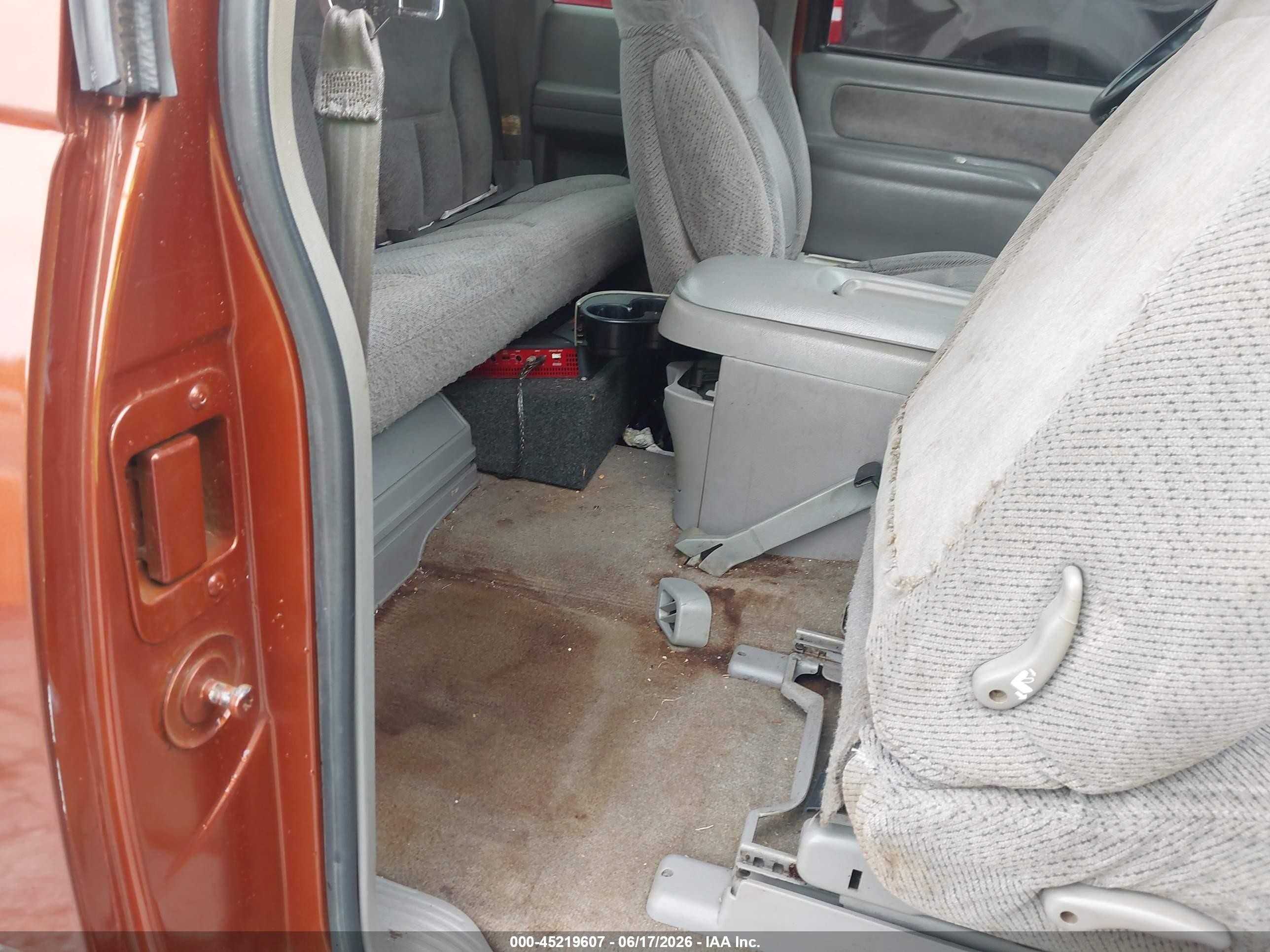 1998 Chevrolet C1500 Fleetside Orange vin: 2GCEC19R5W1191559