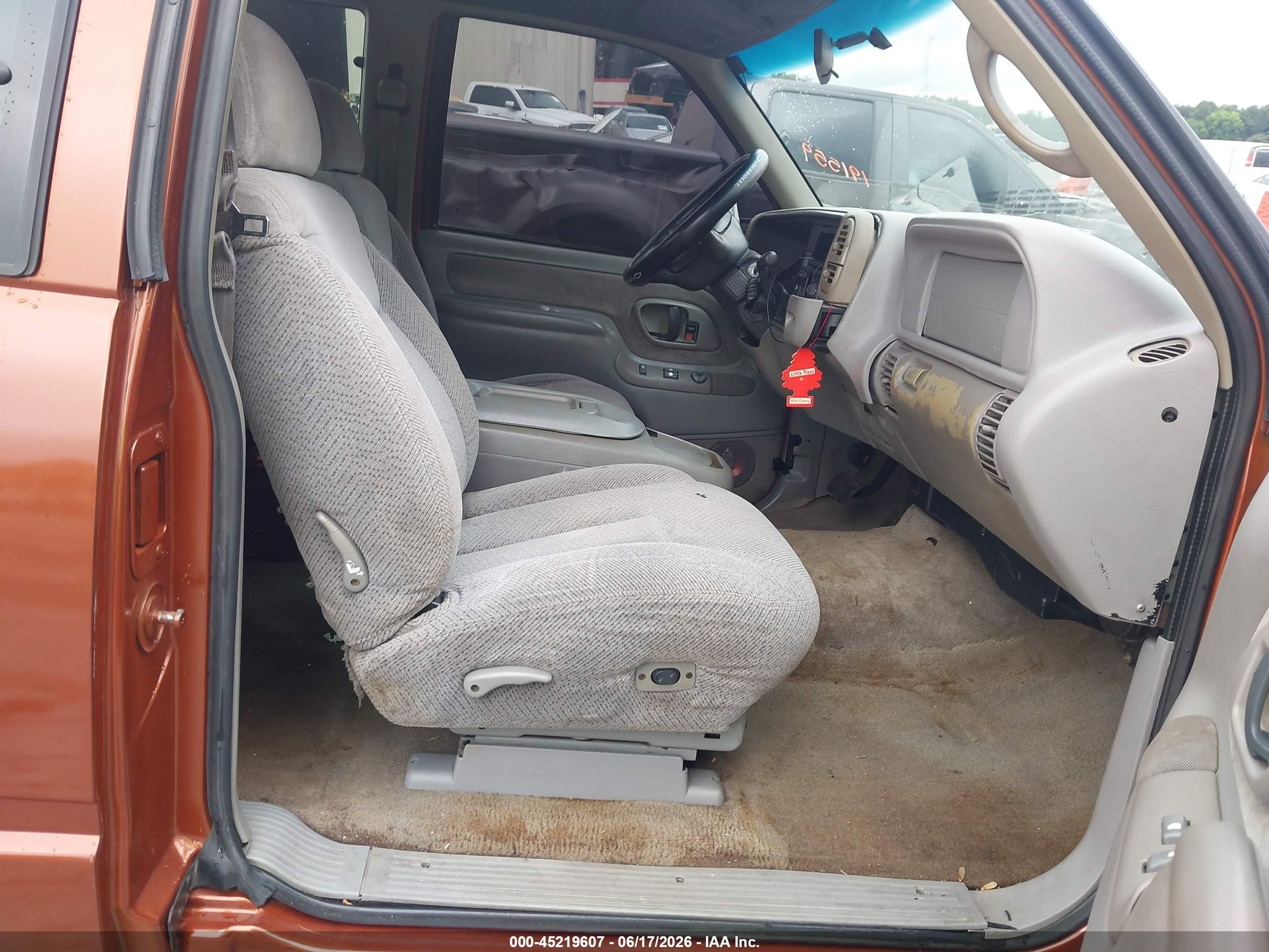 1998 Chevrolet C1500 Fleetside Orange vin: 2GCEC19R5W1191559