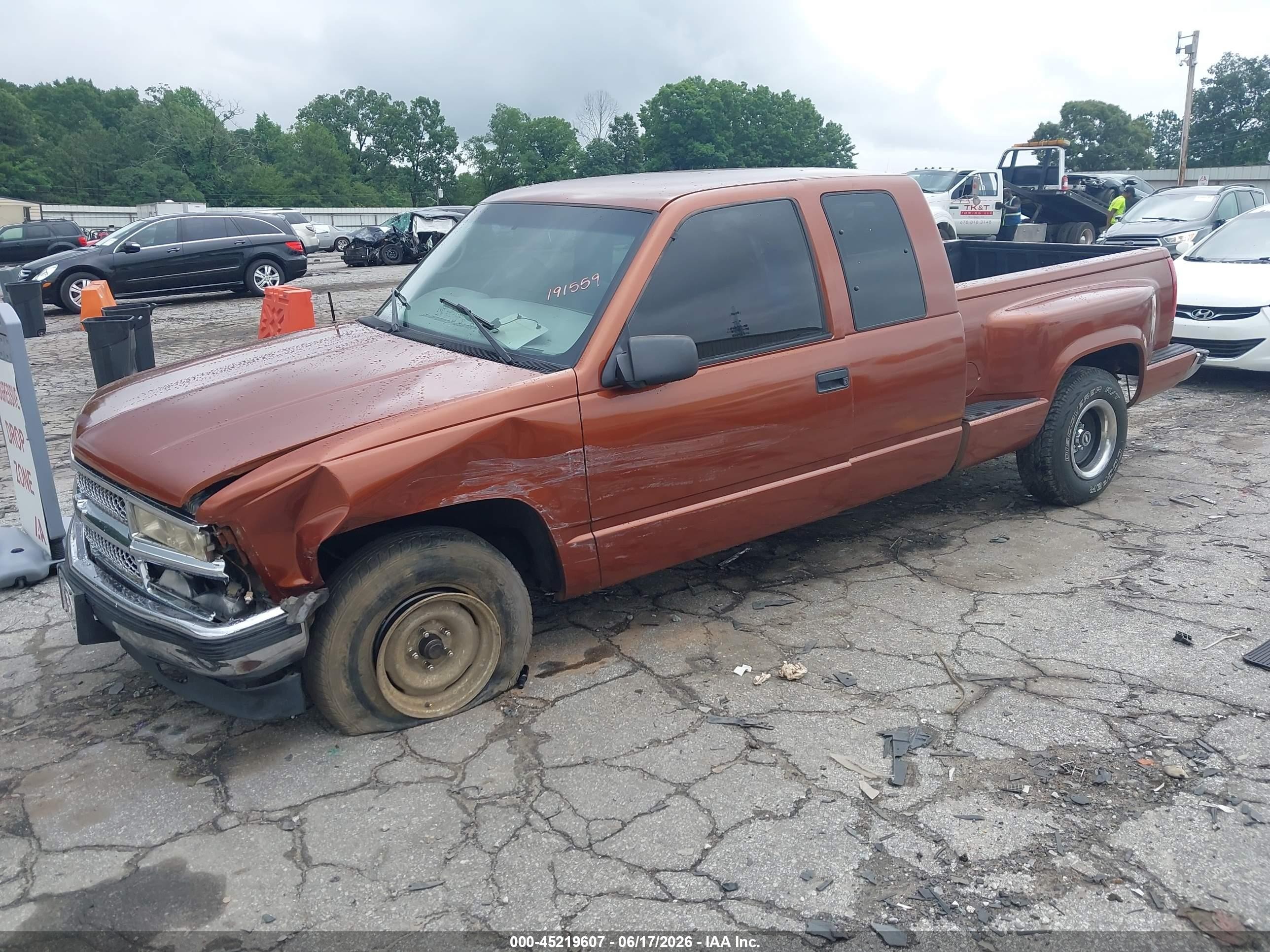 1998 Chevrolet C1500 Fleetside Orange vin: 2GCEC19R5W1191559