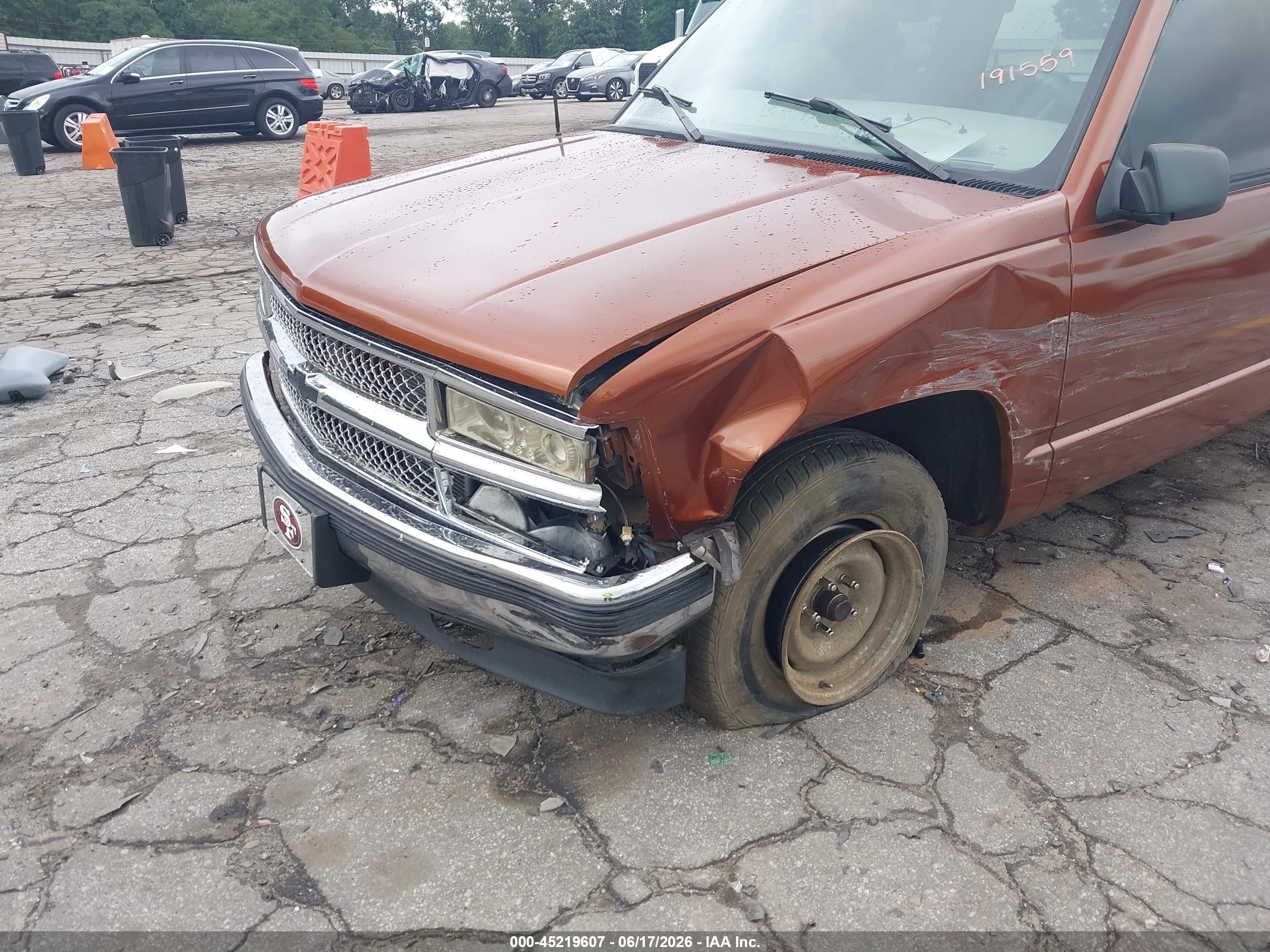 1998 Chevrolet C1500 Fleetside Orange vin: 2GCEC19R5W1191559