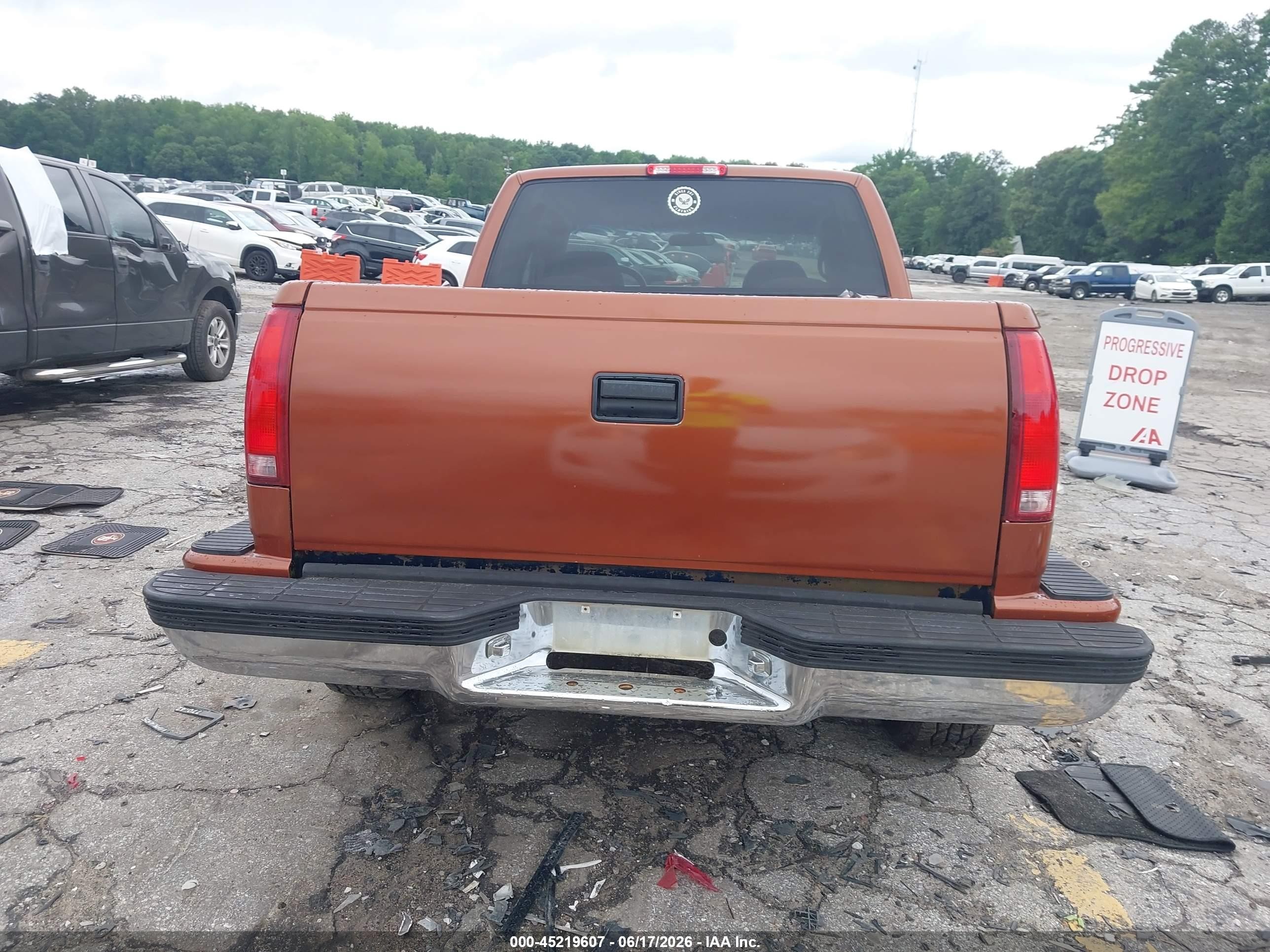 1998 Chevrolet C1500 Fleetside Orange vin: 2GCEC19R5W1191559