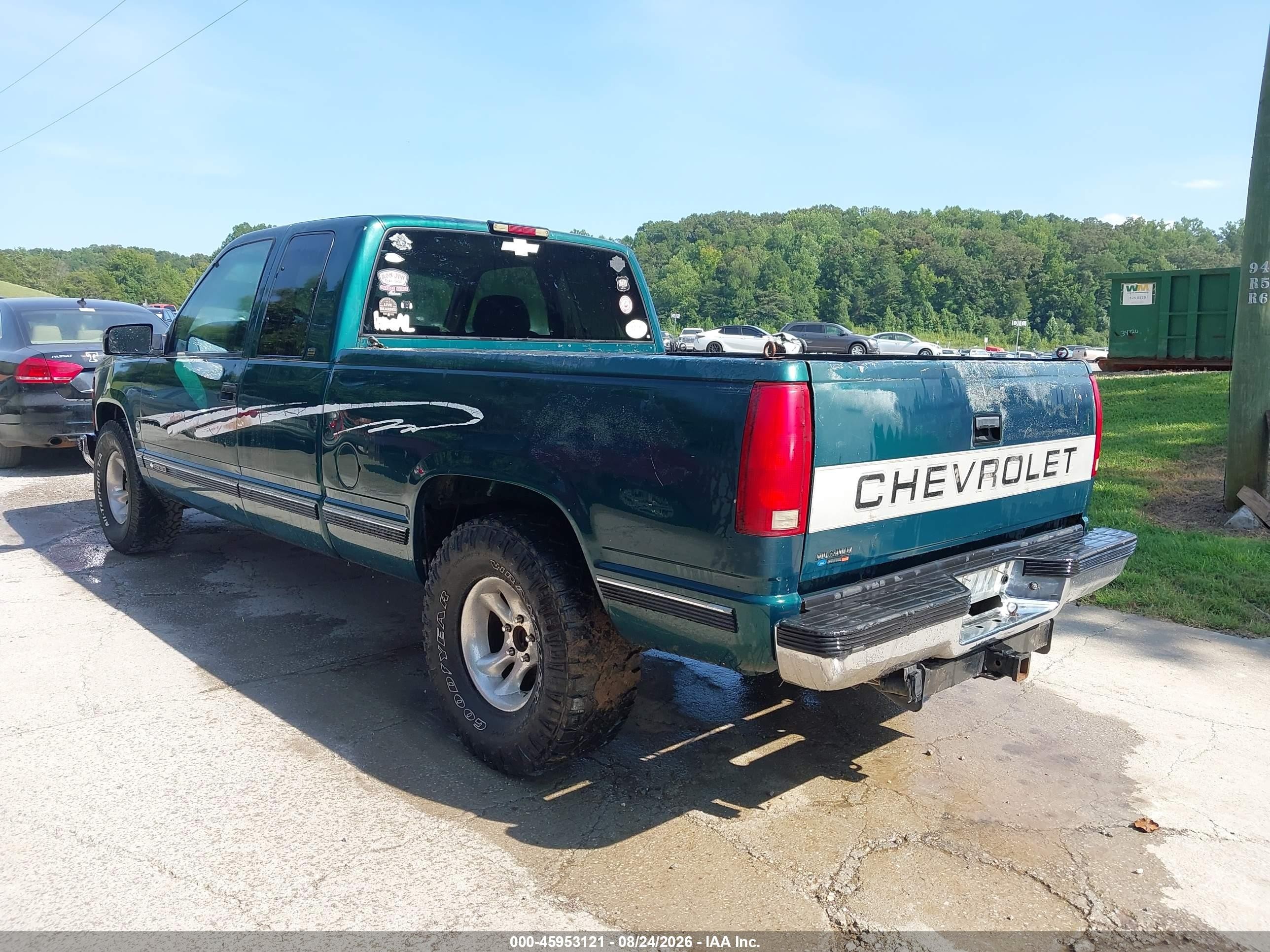1997 Chevrolet C1500 Fleetside Green vin: 2GCEC19R6V1216452
