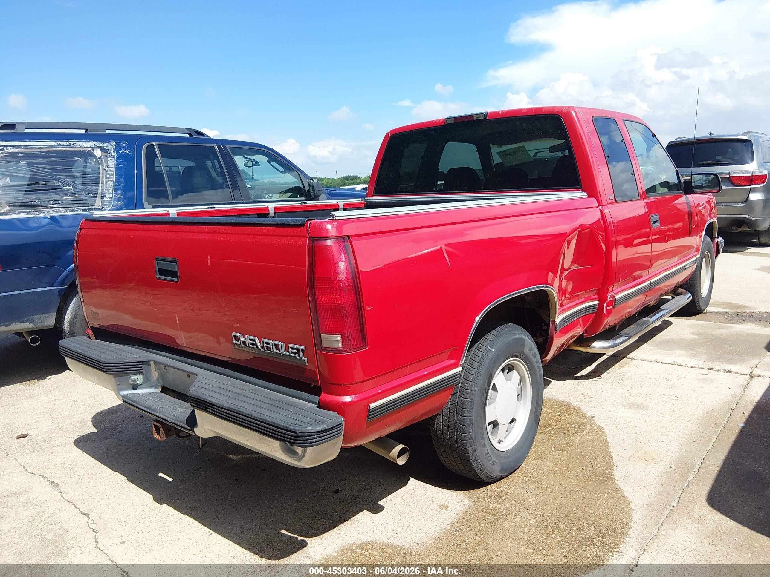 1998 Chevrolet C1500 Fleetside Red vin: 2GCEC19R6W1184538