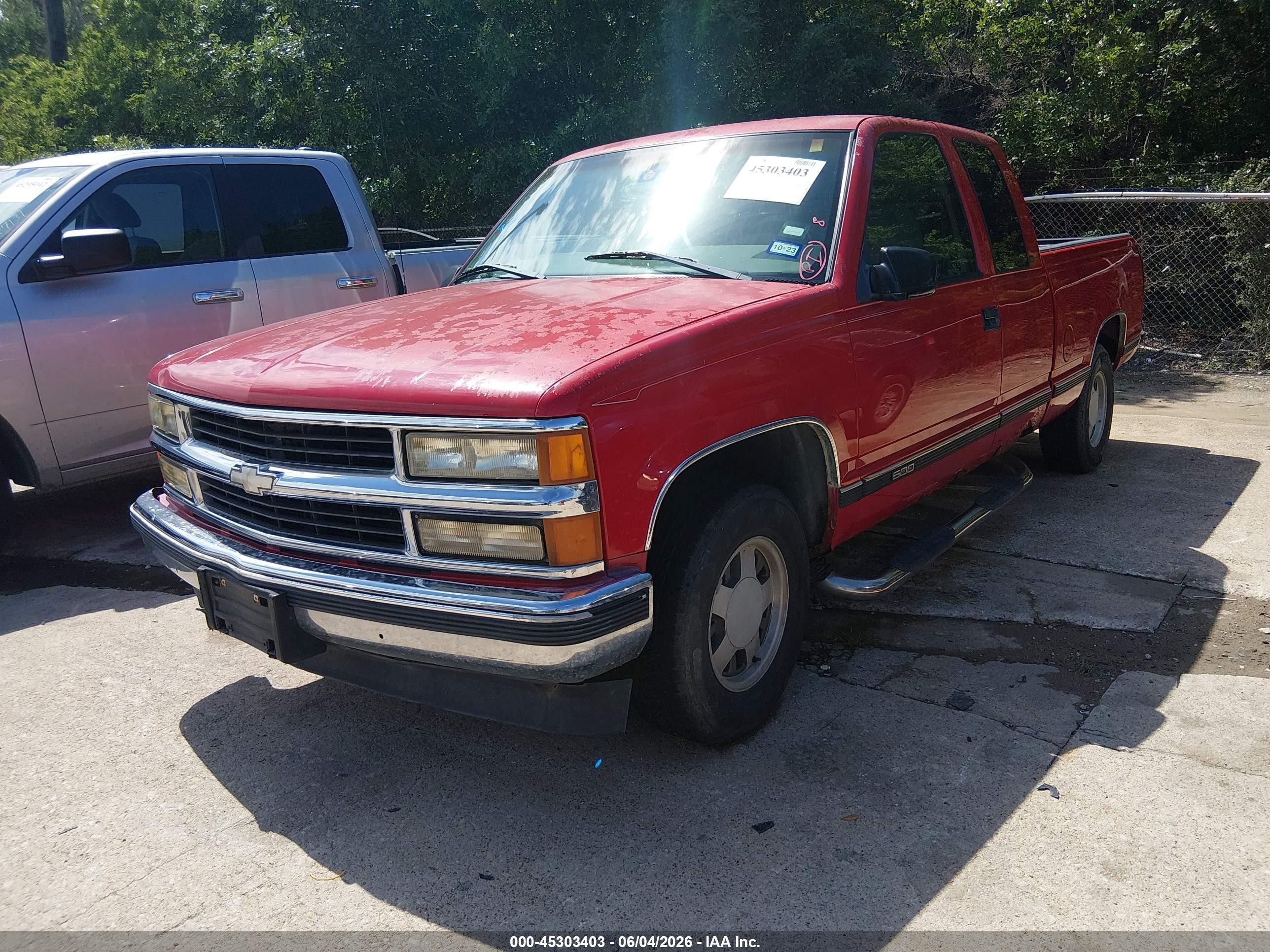 1998 Chevrolet C1500 Fleetside Red vin: 2GCEC19R6W1184538