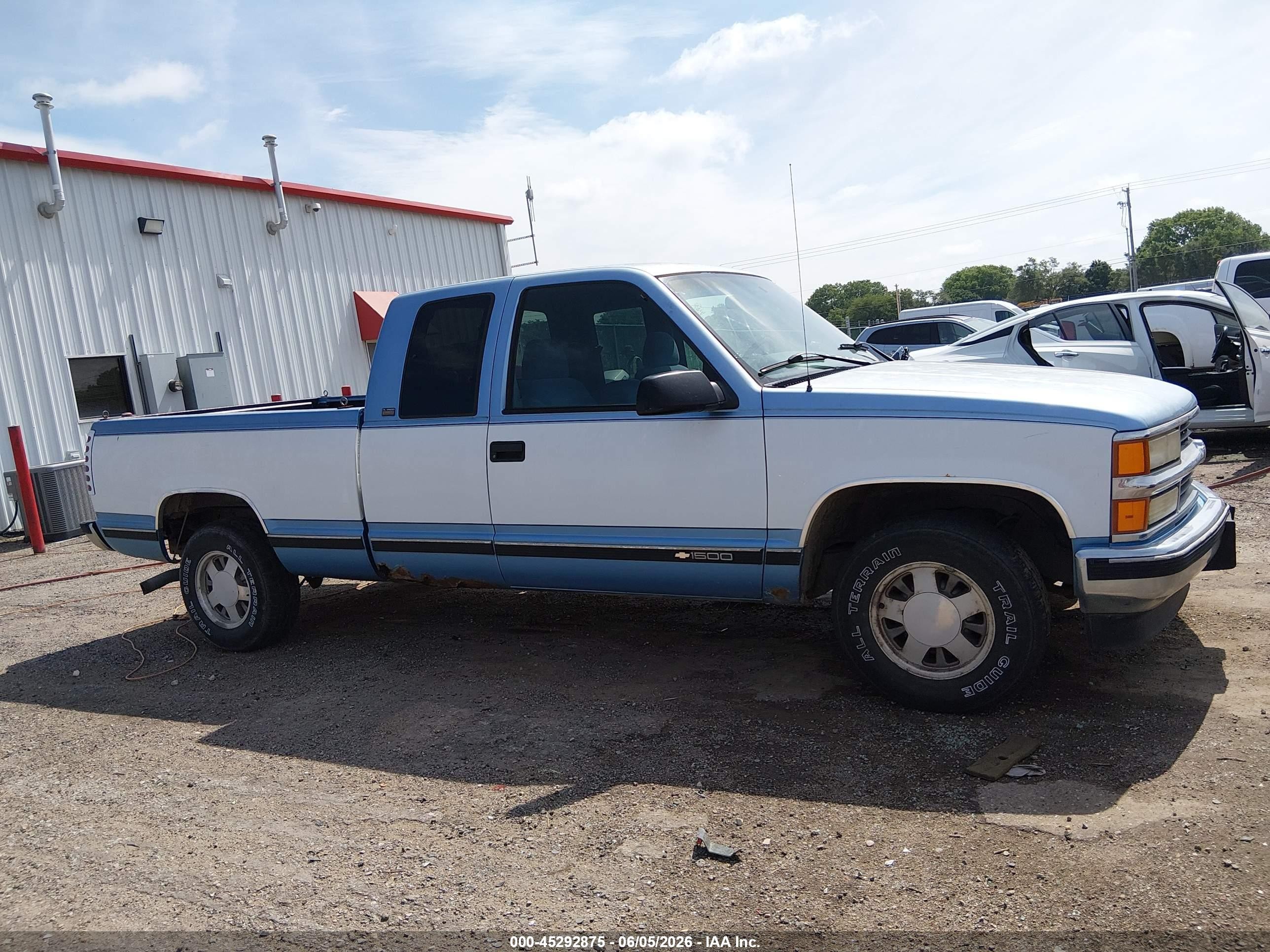 1996 Chevrolet Gmt-400 C1500 Blue vin: 2GCEC19R7T1135179