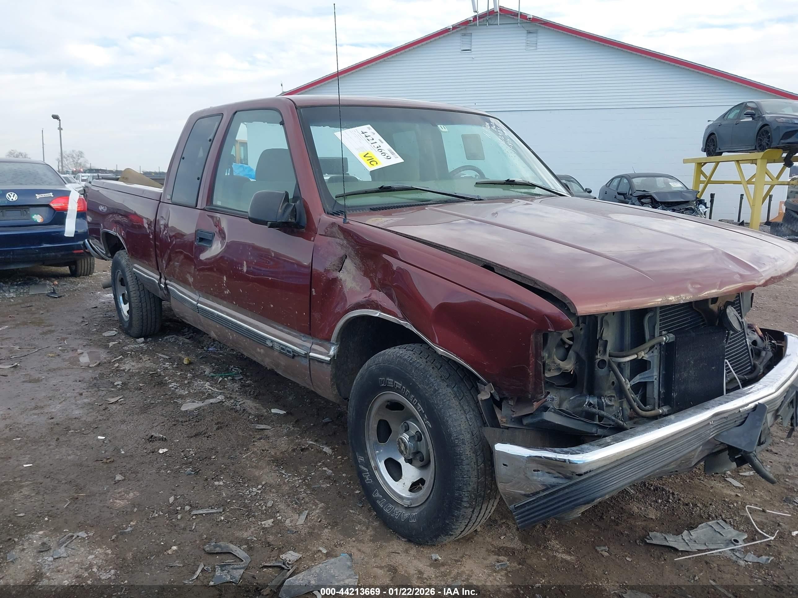 1998 Chevrolet C1500 Fleetside Burgundy vin: 2GCEC19R7W1160362