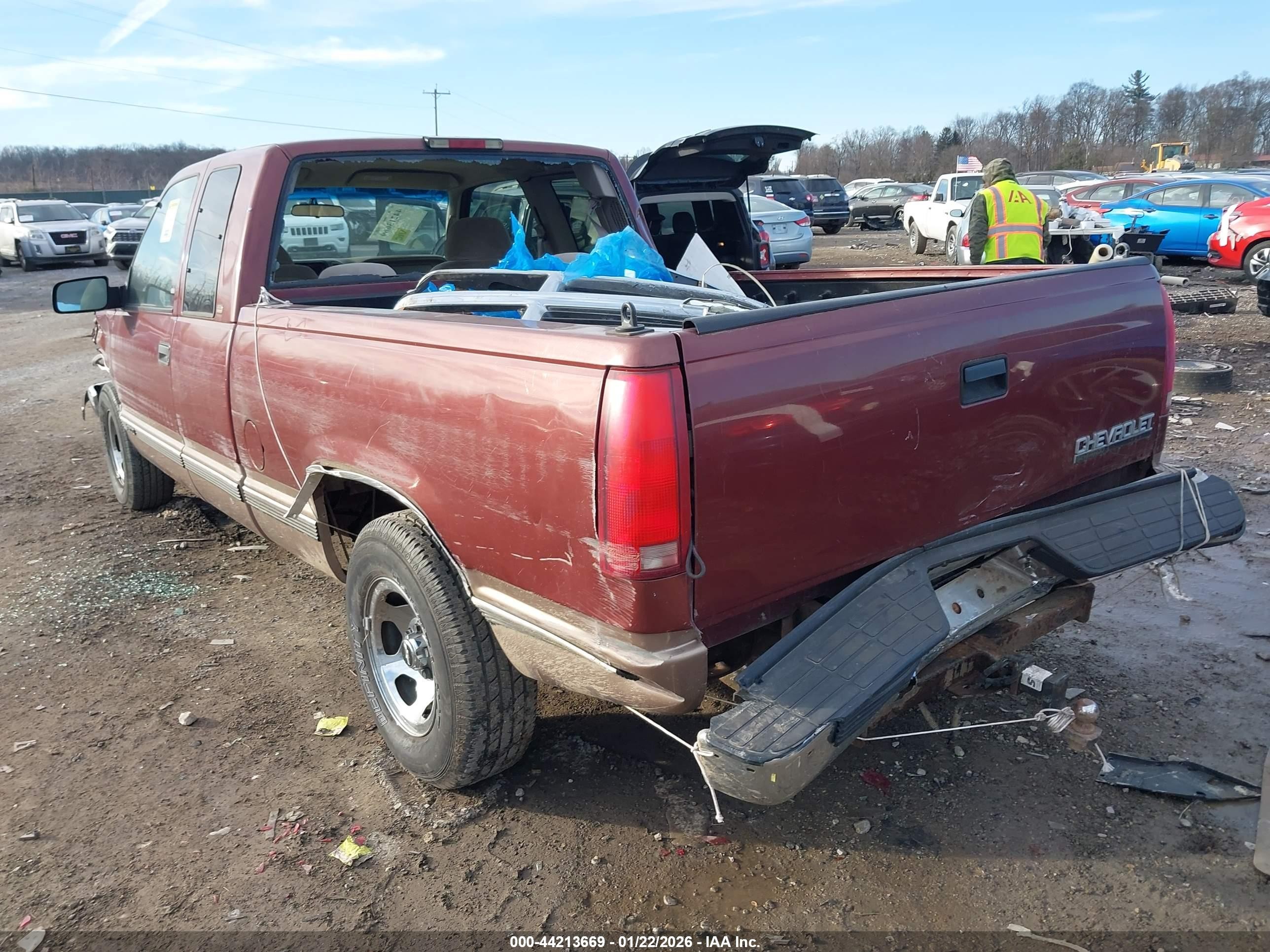 1998 Chevrolet C1500 Fleetside Burgundy vin: 2GCEC19R7W1160362