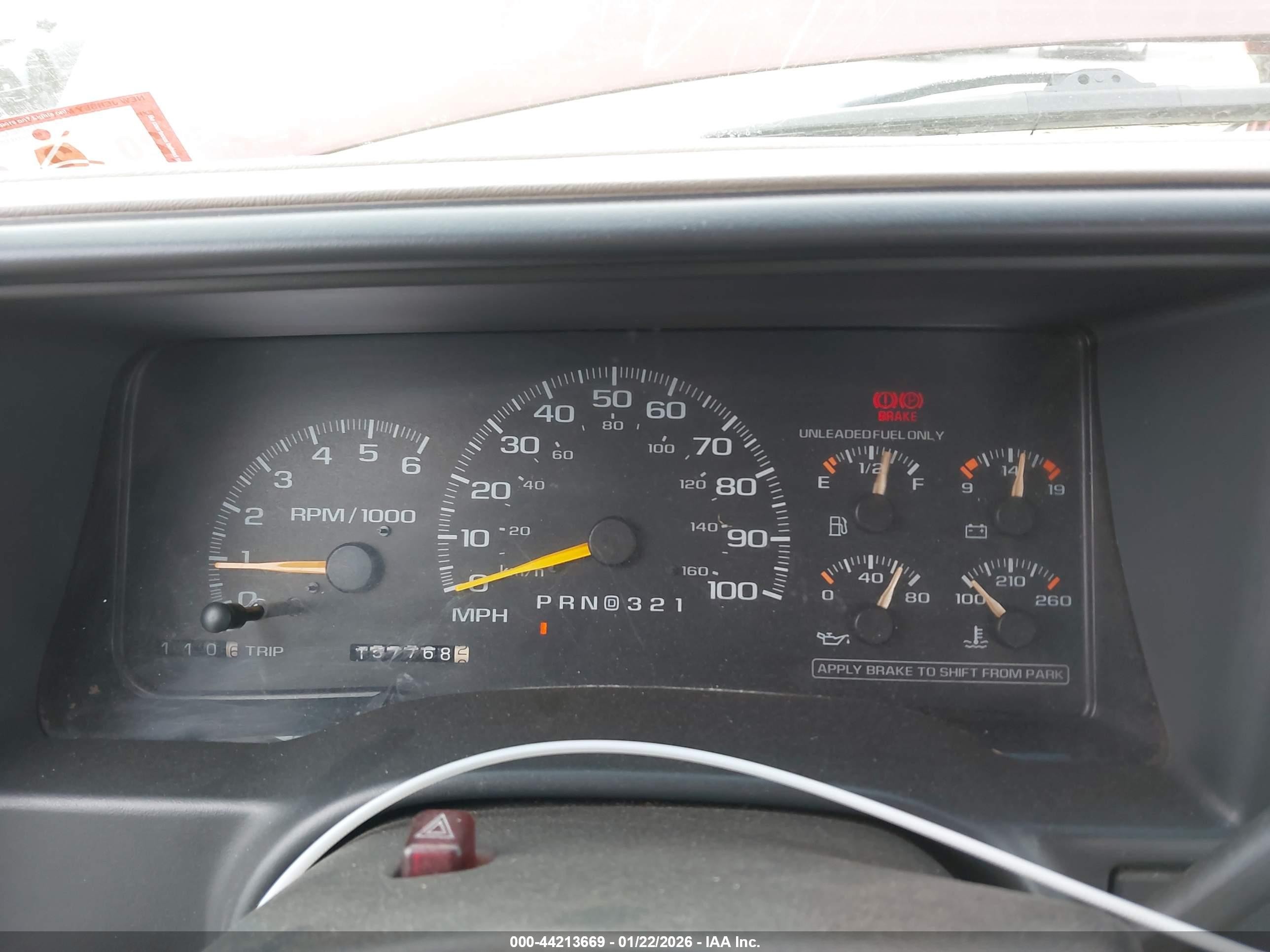 1998 Chevrolet C1500 Fleetside Burgundy vin: 2GCEC19R7W1160362