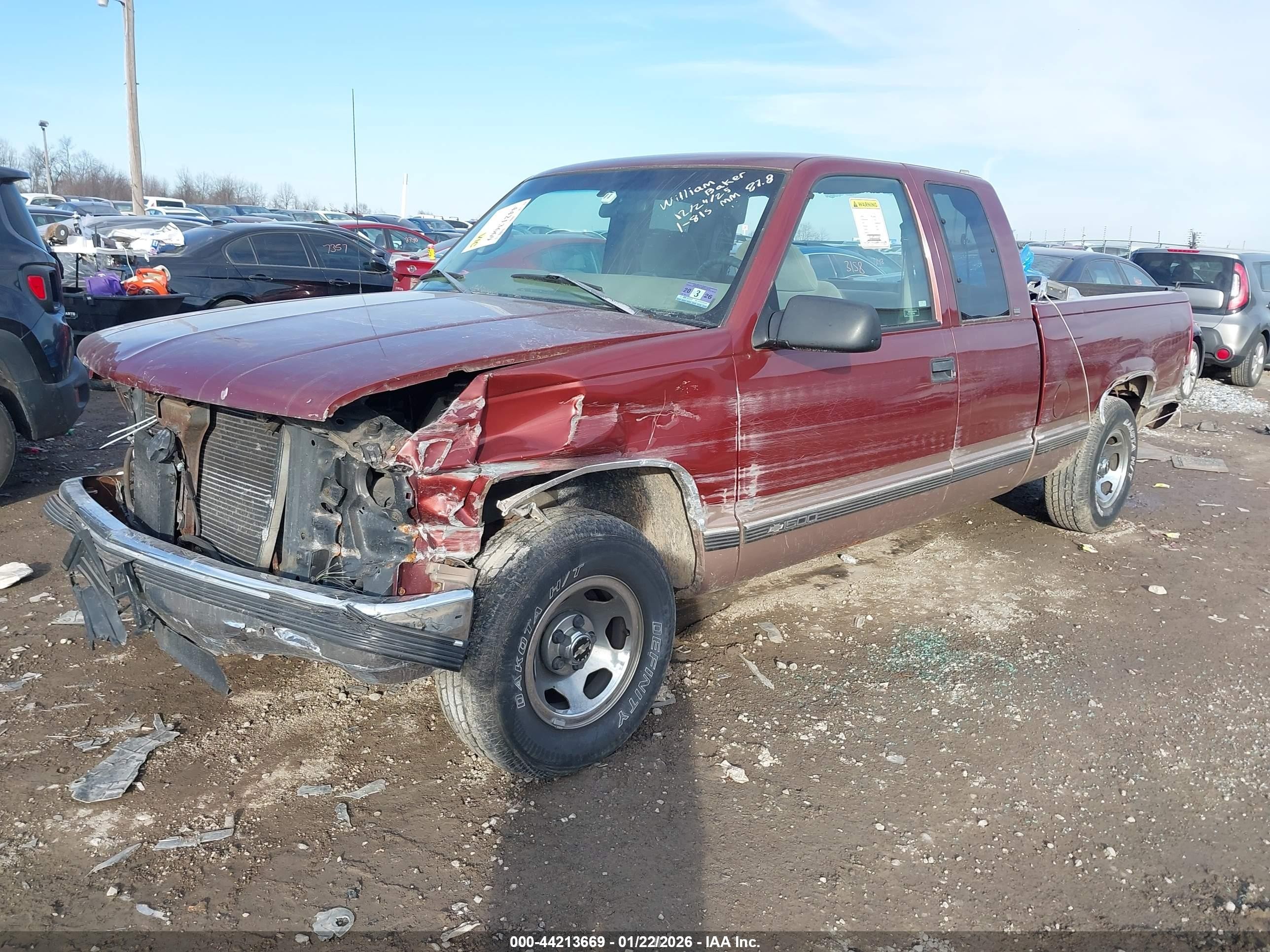 1998 Chevrolet C1500 Fleetside Burgundy vin: 2GCEC19R7W1160362