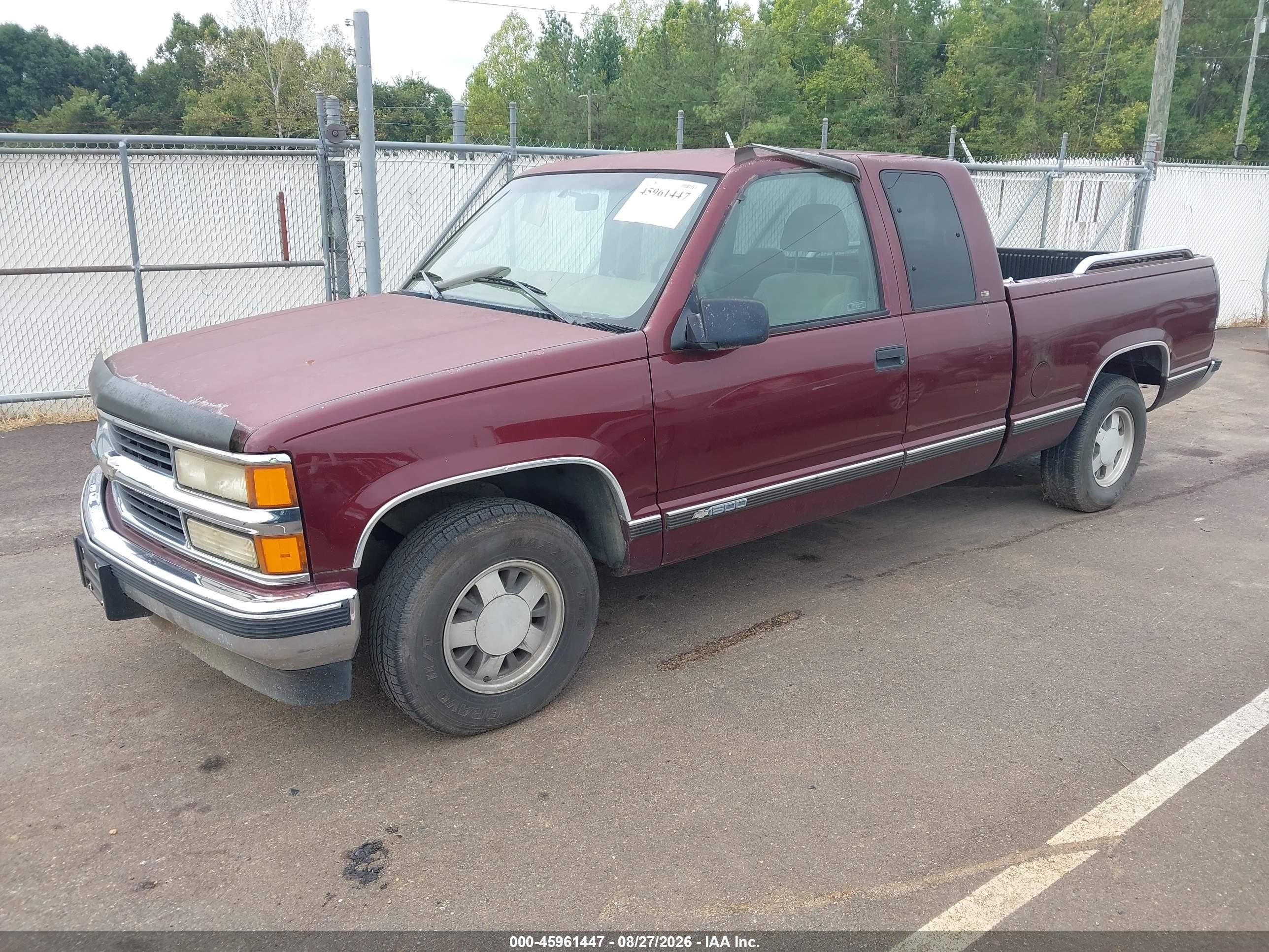 1998 Chevrolet C1500 Fleetside Maroon vin: 2GCEC19R7W1226361