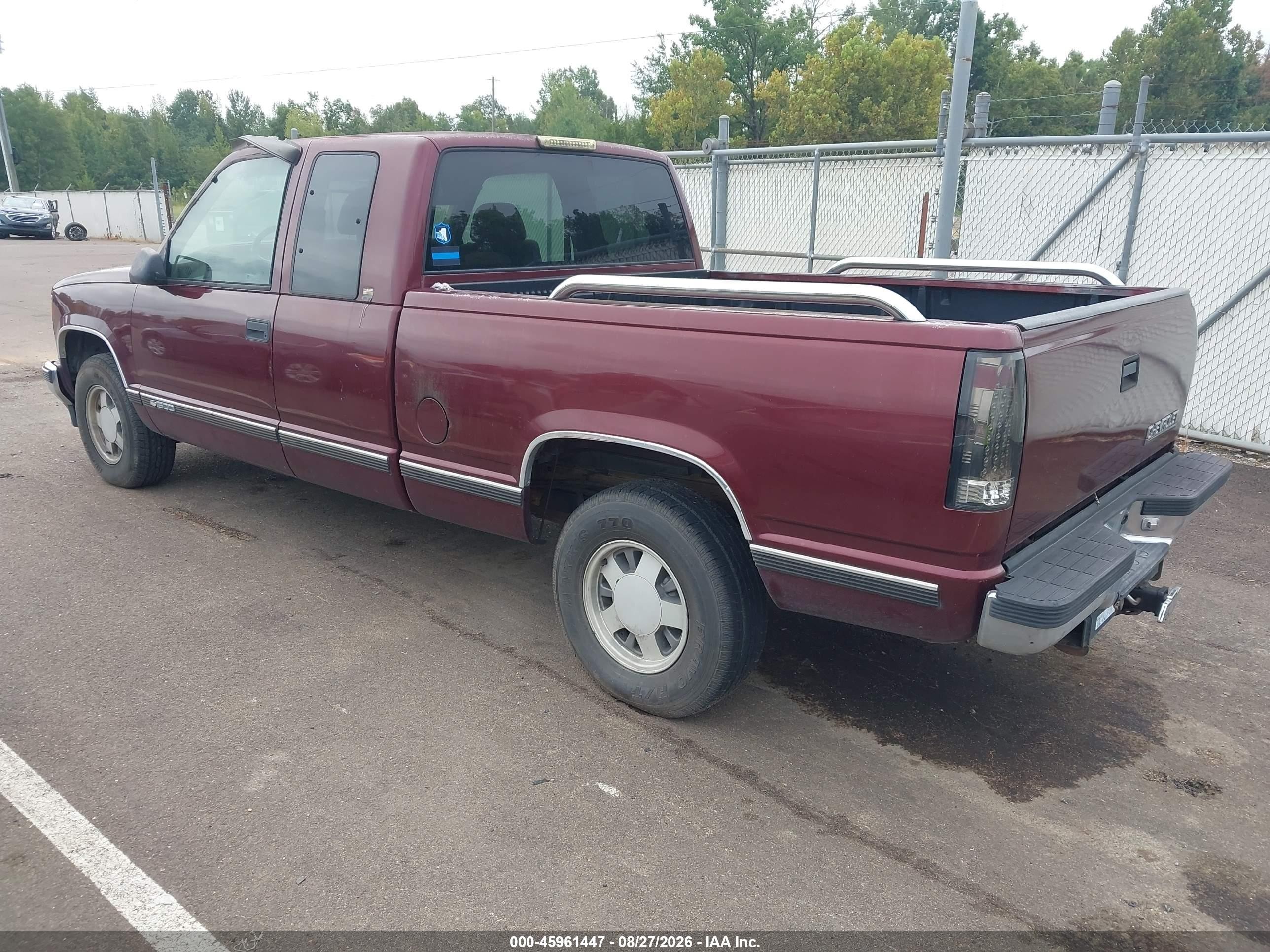 1998 Chevrolet C1500 Fleetside Maroon vin: 2GCEC19R7W1226361