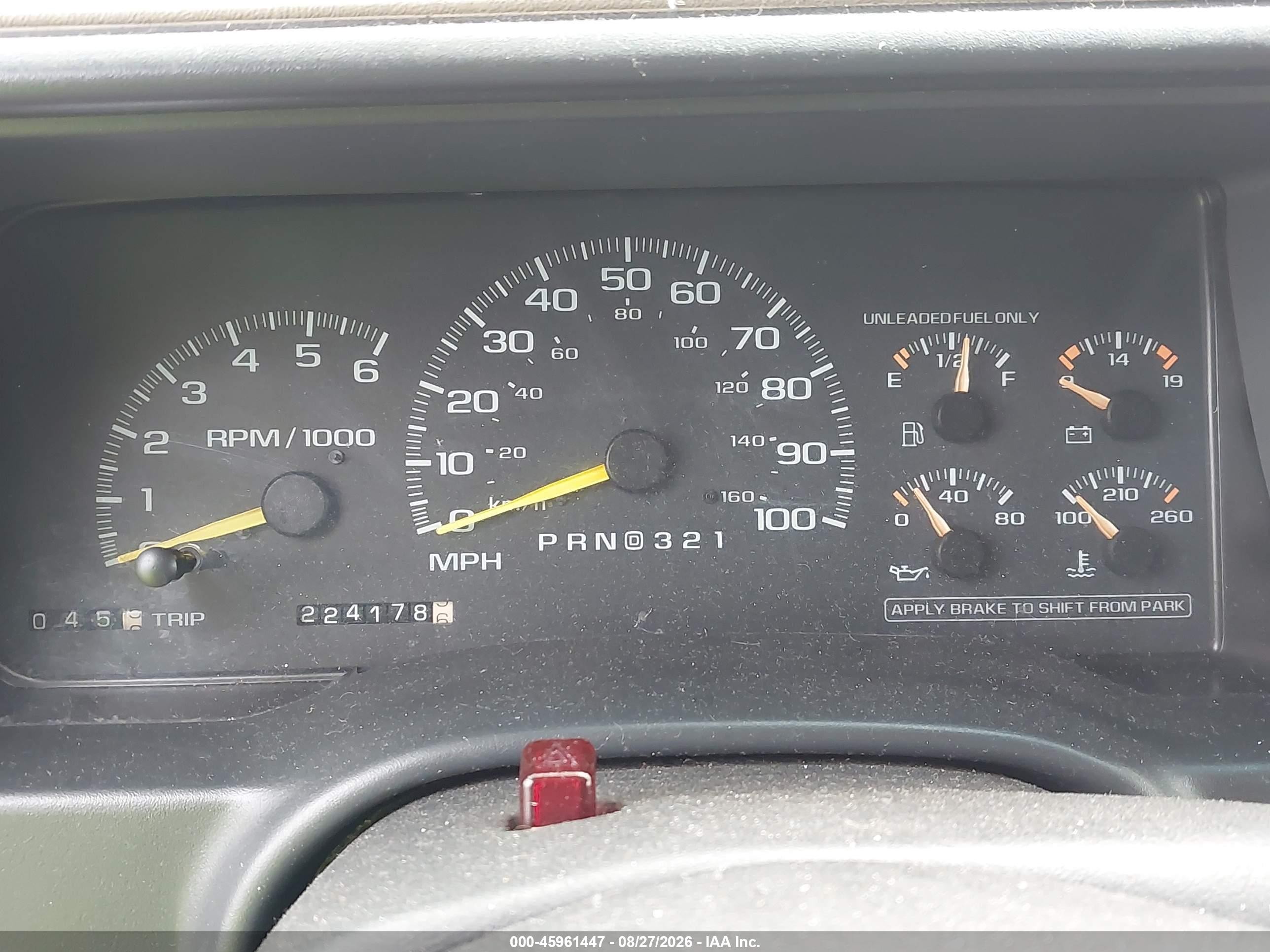 1998 Chevrolet C1500 Fleetside Maroon vin: 2GCEC19R7W1226361