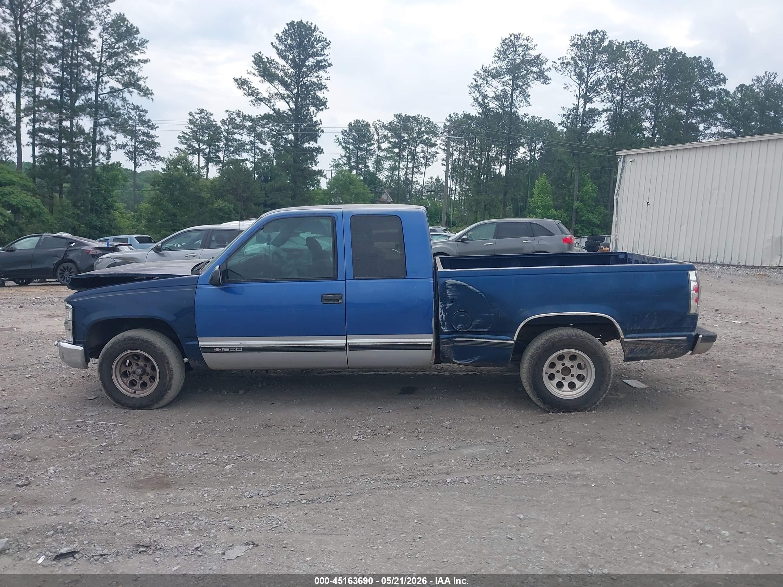 1997 Chevrolet C1500 Fleetside Blue vin: 2GCEC19R8V1128079