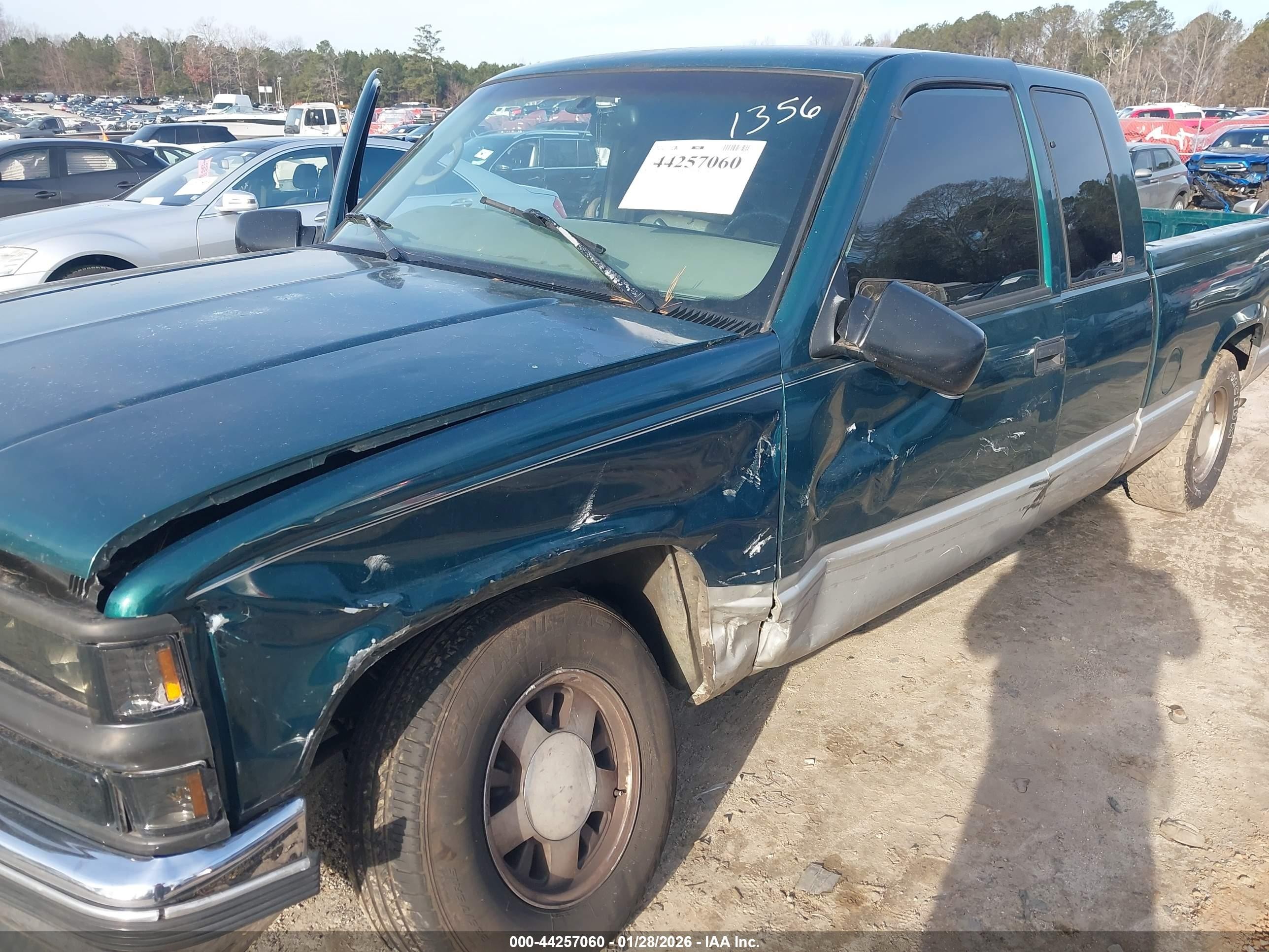 1997 Chevrolet C1500 Fleetside Green vin: 2GCEC19R8V1231356