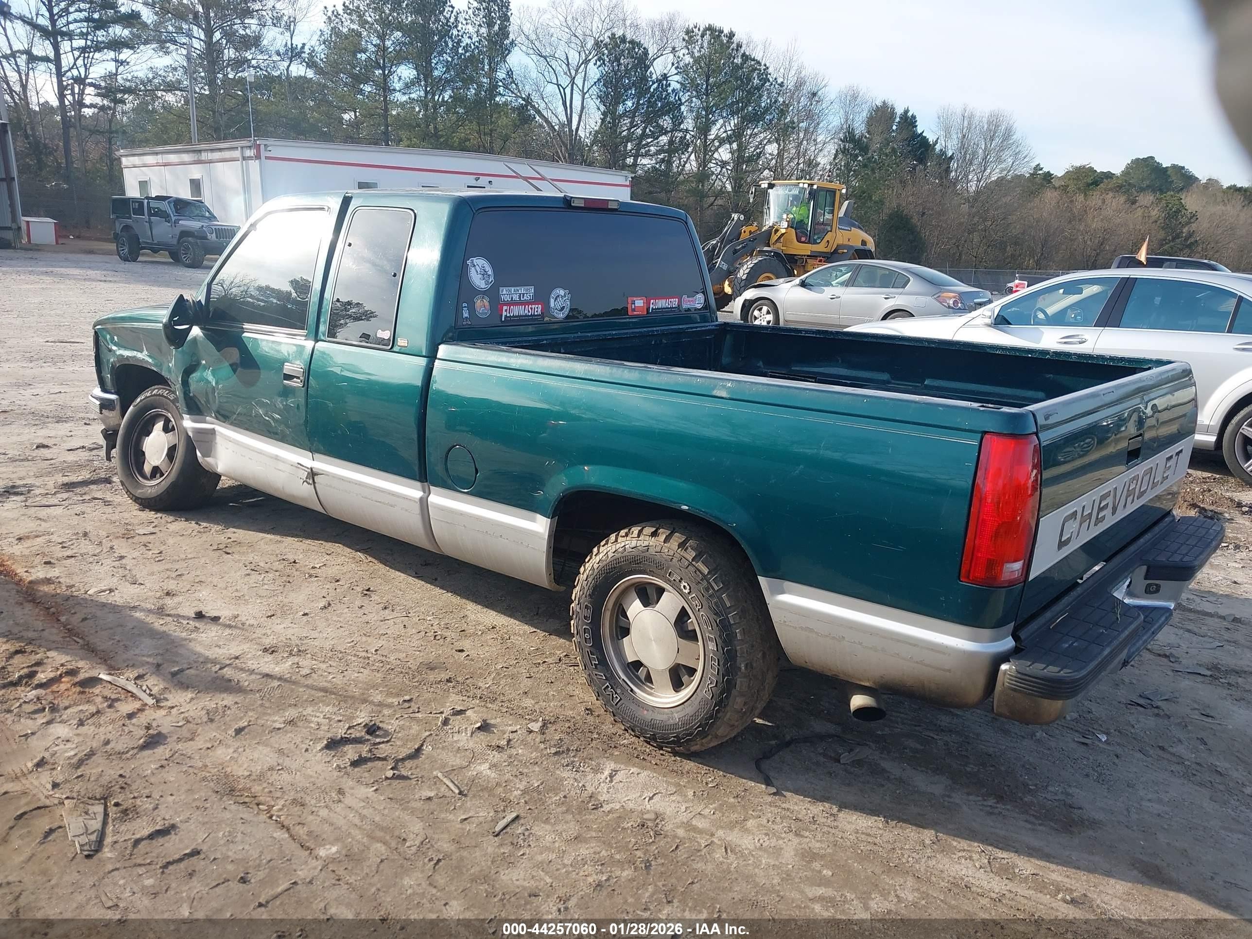 1997 Chevrolet C1500 Fleetside Green vin: 2GCEC19R8V1231356