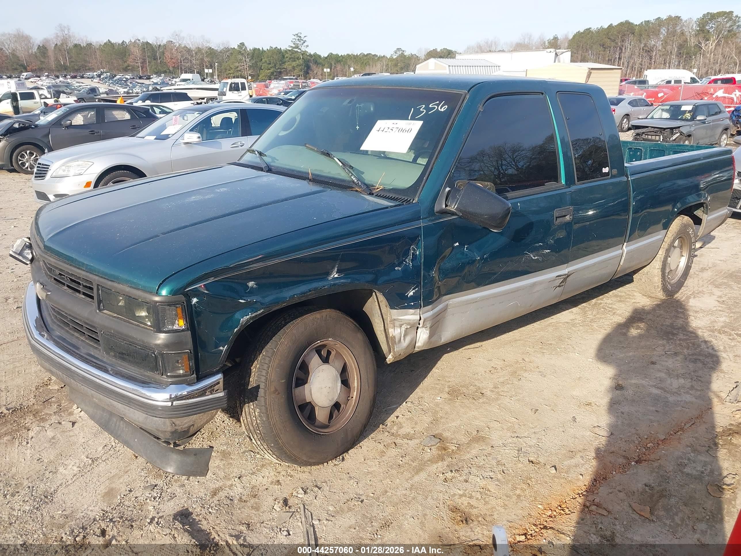 1997 Chevrolet C1500 Fleetside Green vin: 2GCEC19R8V1231356