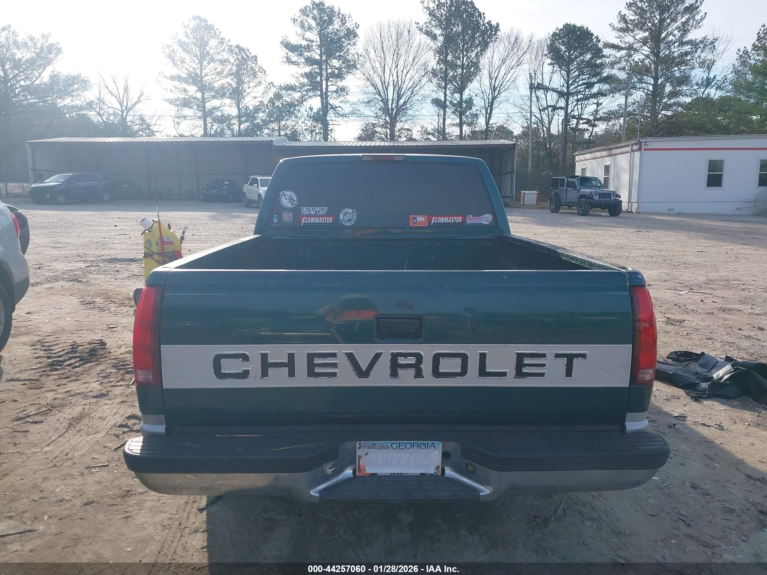 1997 Chevrolet C1500 Fleetside Green vin: 2GCEC19R8V1231356
