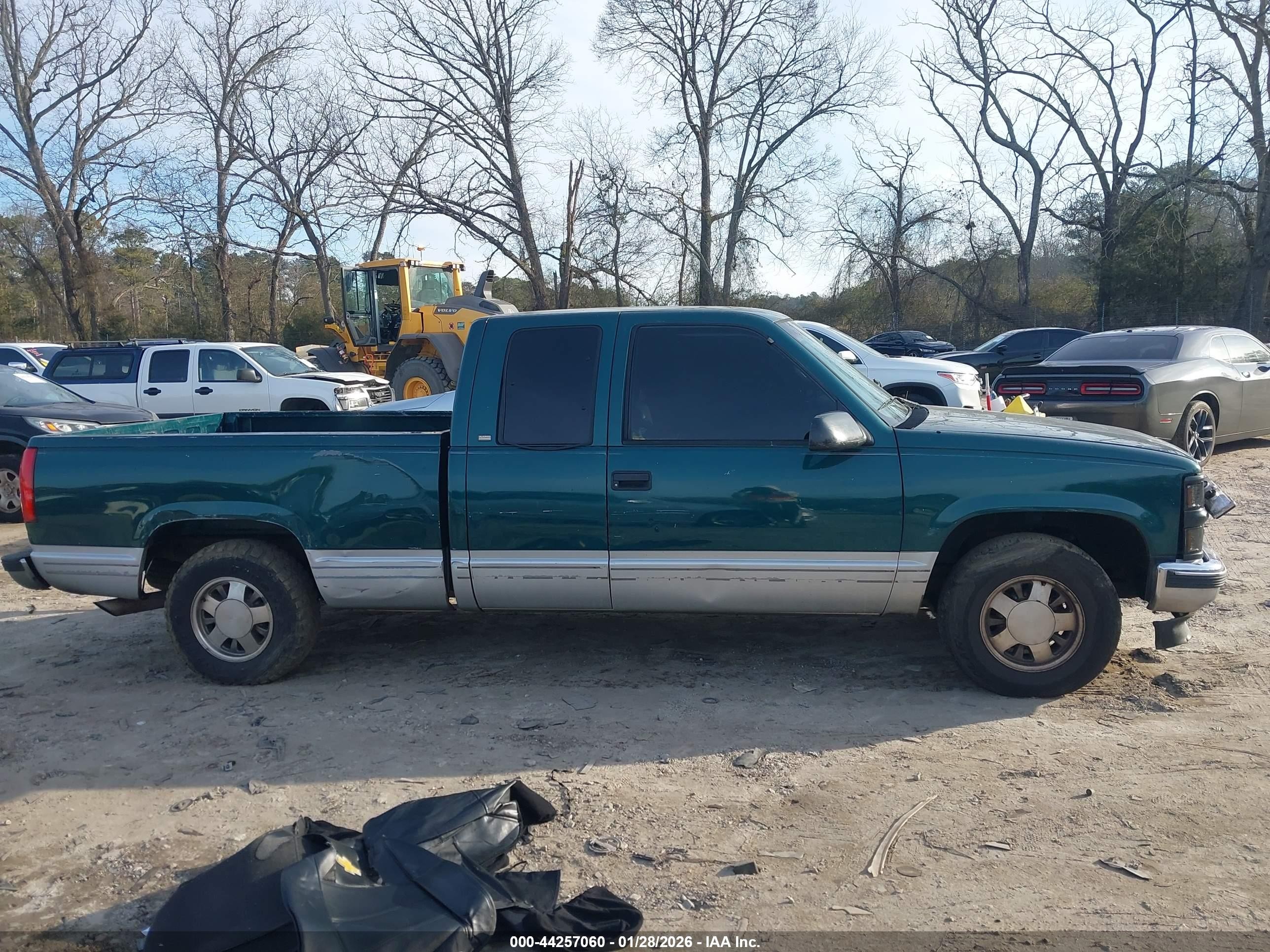 1997 Chevrolet C1500 Fleetside Green vin: 2GCEC19R8V1231356