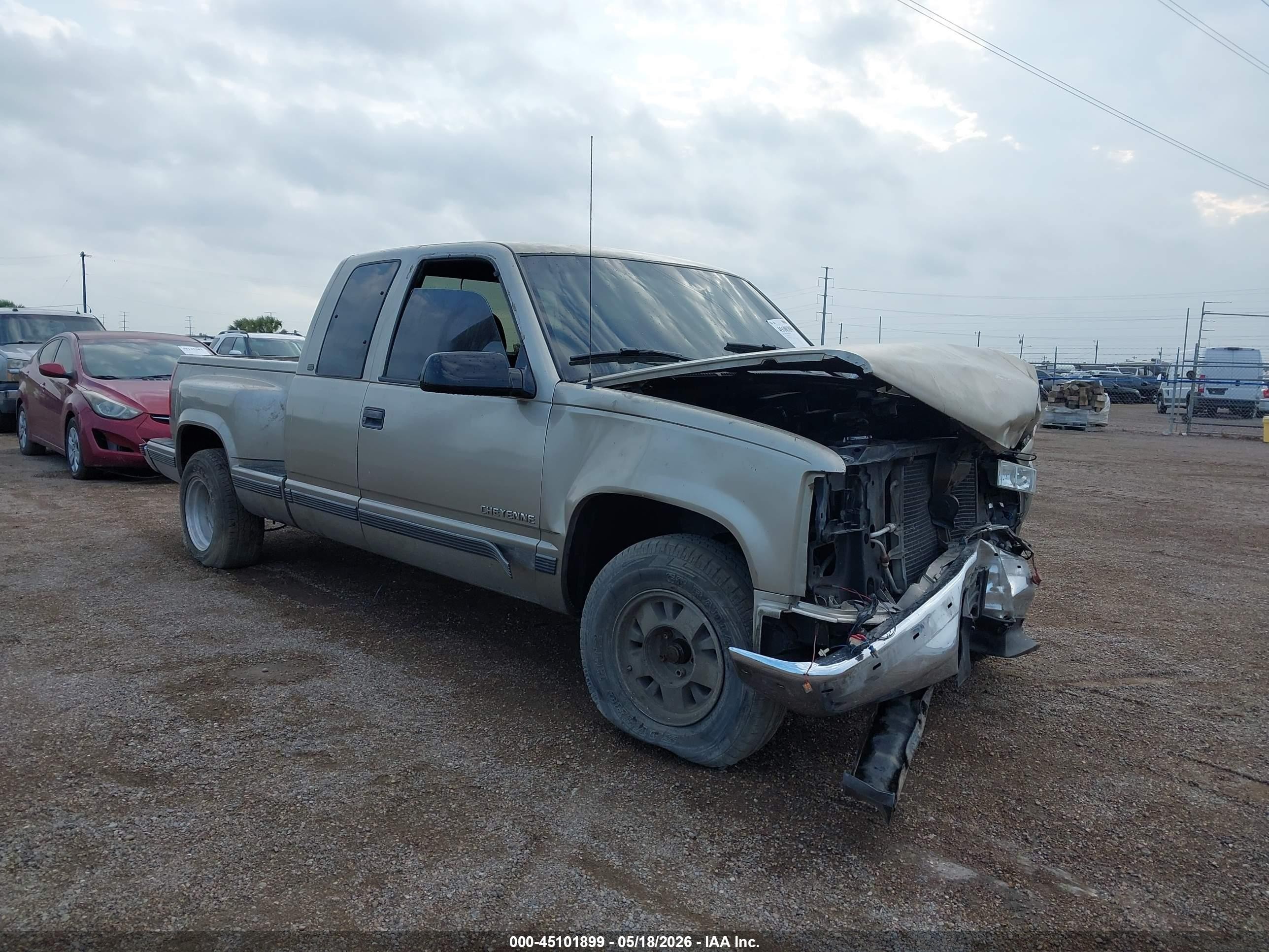 1998 Chevrolet C1500 Fleetside Gold vin: 2GCEC19R8W1187148
