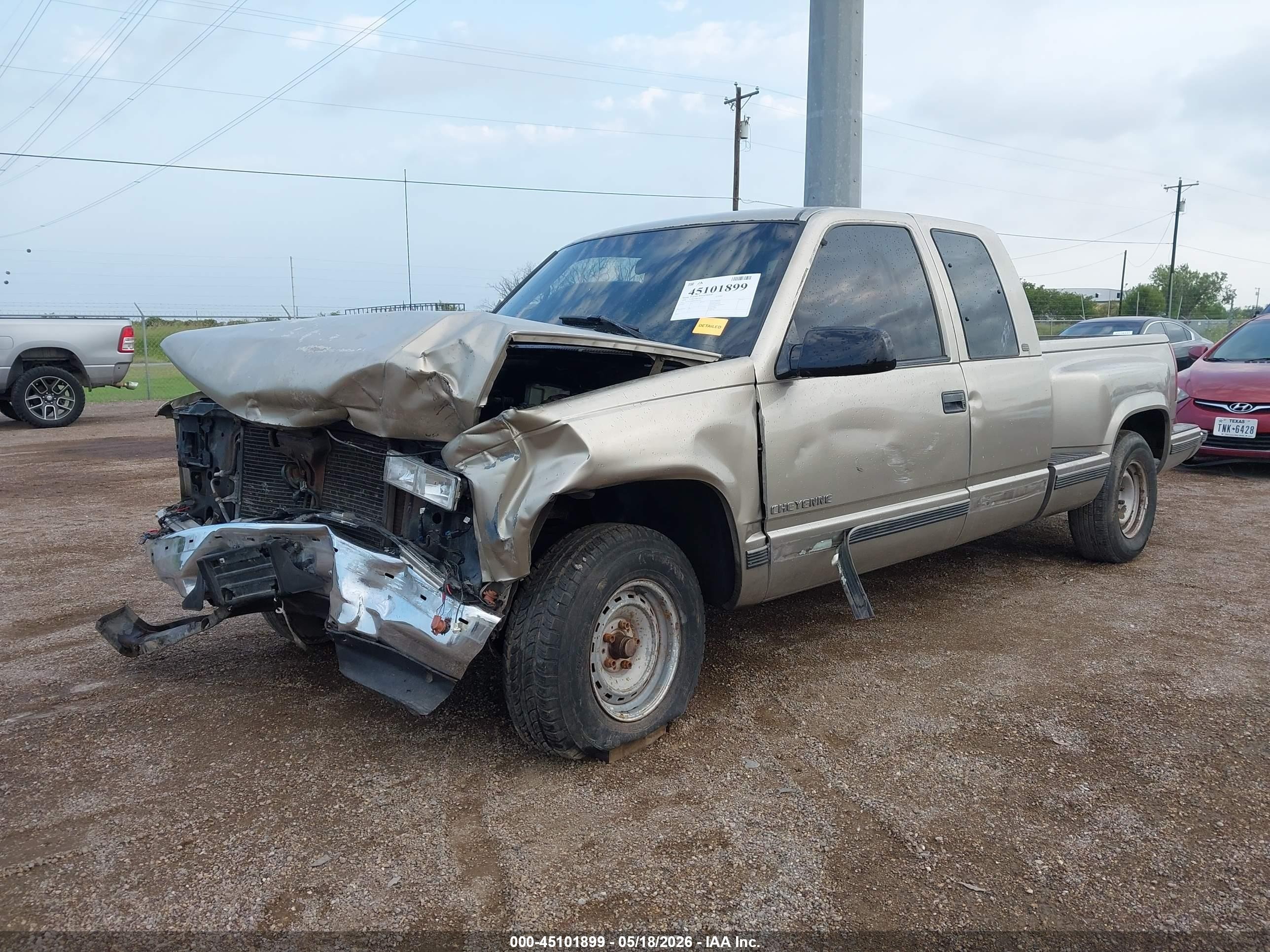 1998 Chevrolet C1500 Fleetside Gold vin: 2GCEC19R8W1187148